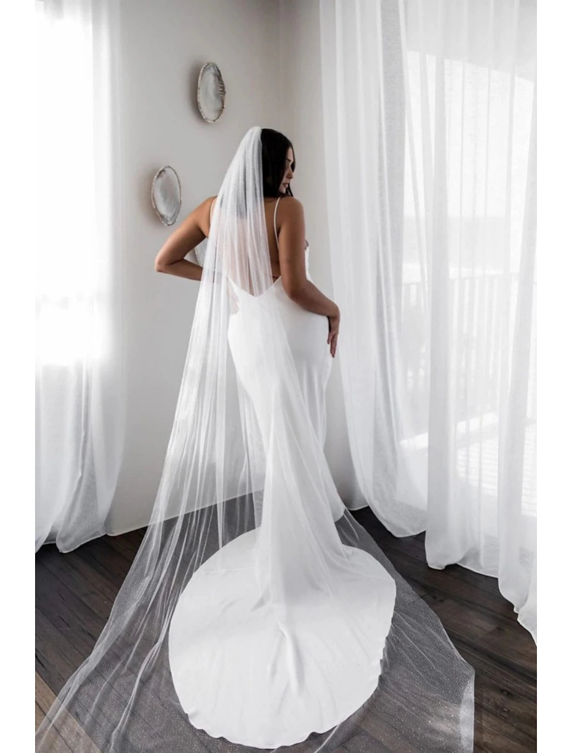 DingJiDress One-tier Sparkle & Shine Wedding Veil Cathedral Veils with Sequin 110.24 in (280cm) Tulle