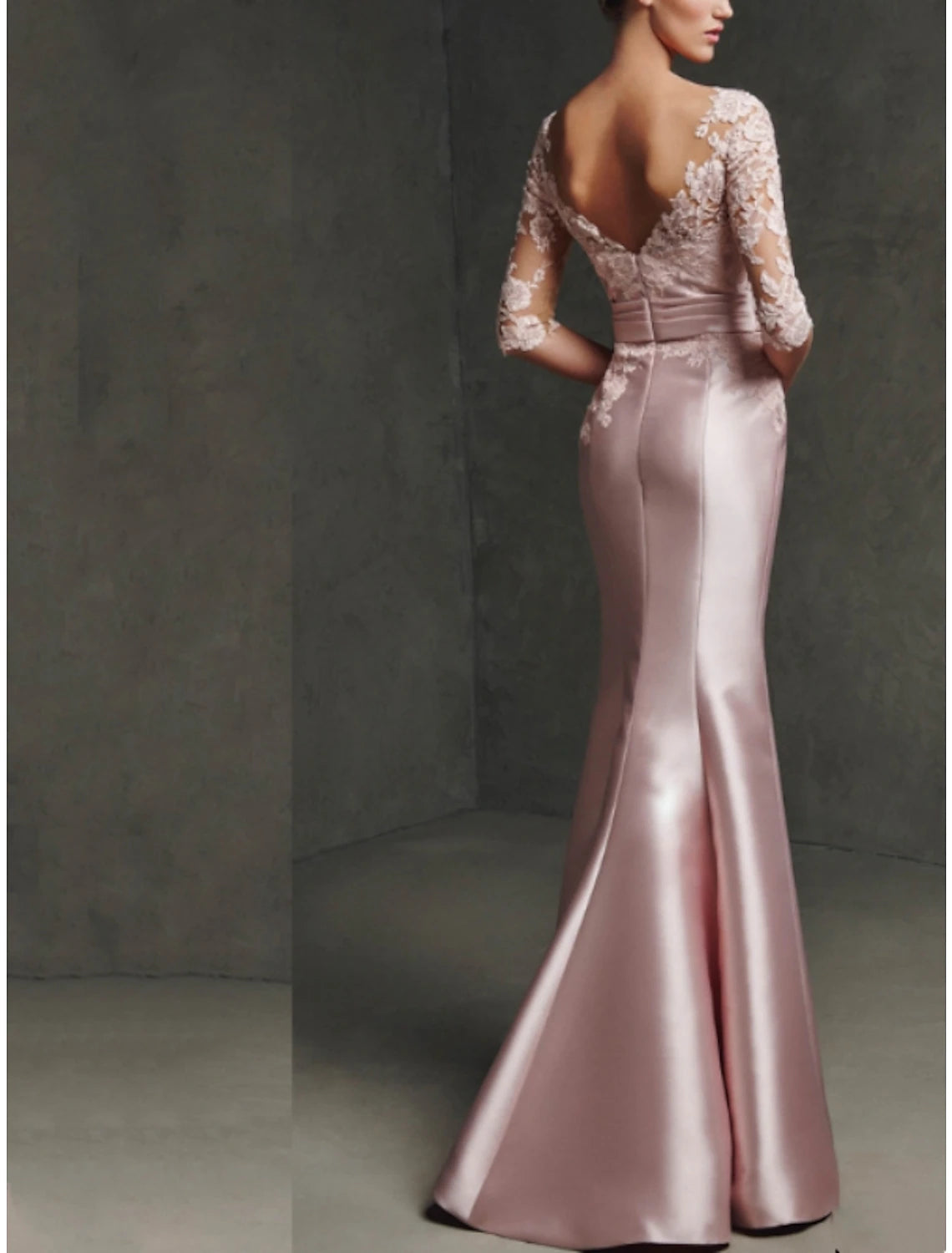 Mermaid / Trumpet Mother of the Bride Dress Formal Party Elegant Scoop Neck Floor Length Satin Lace 3/4 Length Sleeve with Pleats