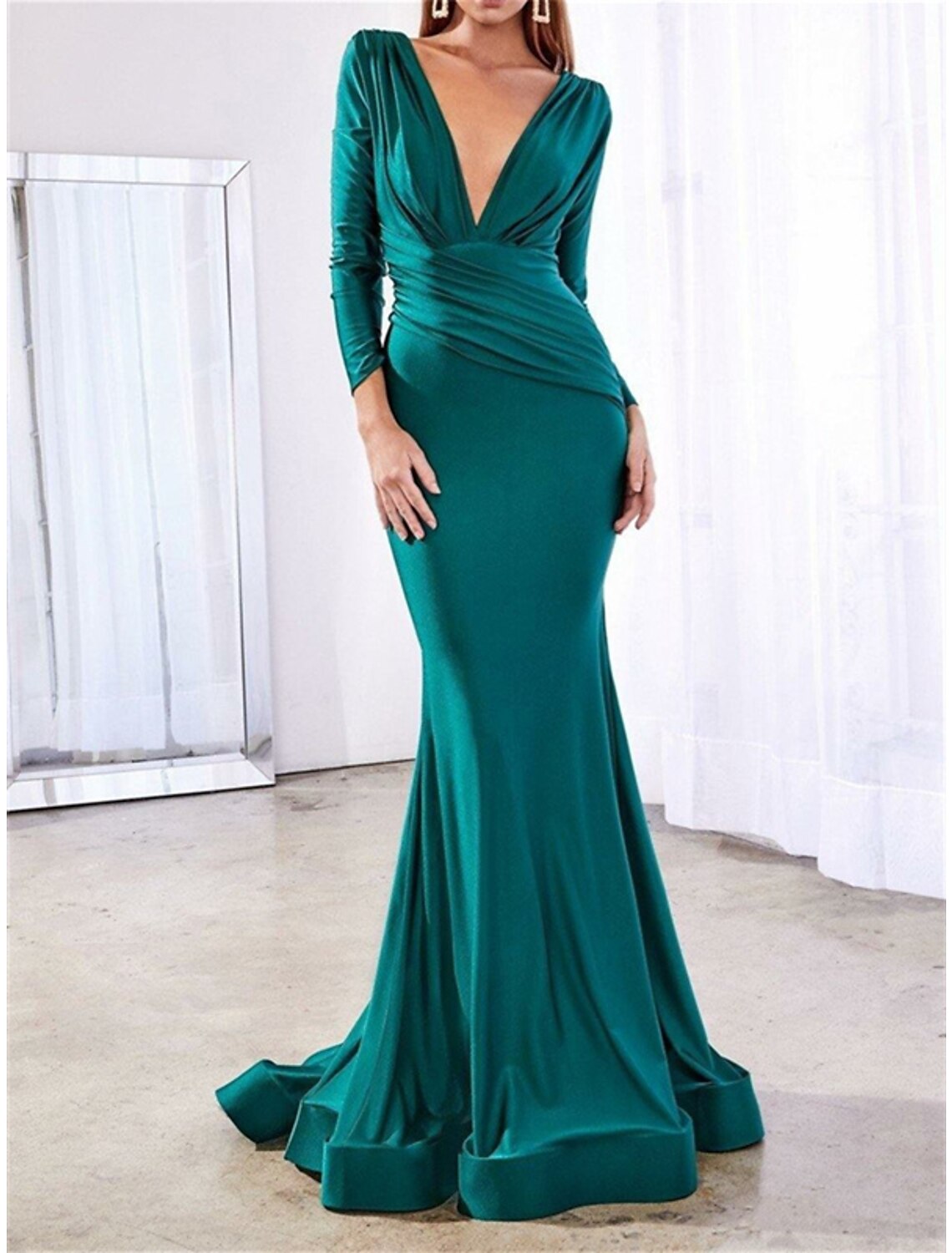 Mermaid / Trumpet Bridesmaid Dress V Neck Long Sleeve Elegant Court Train Chiffon with Ruching