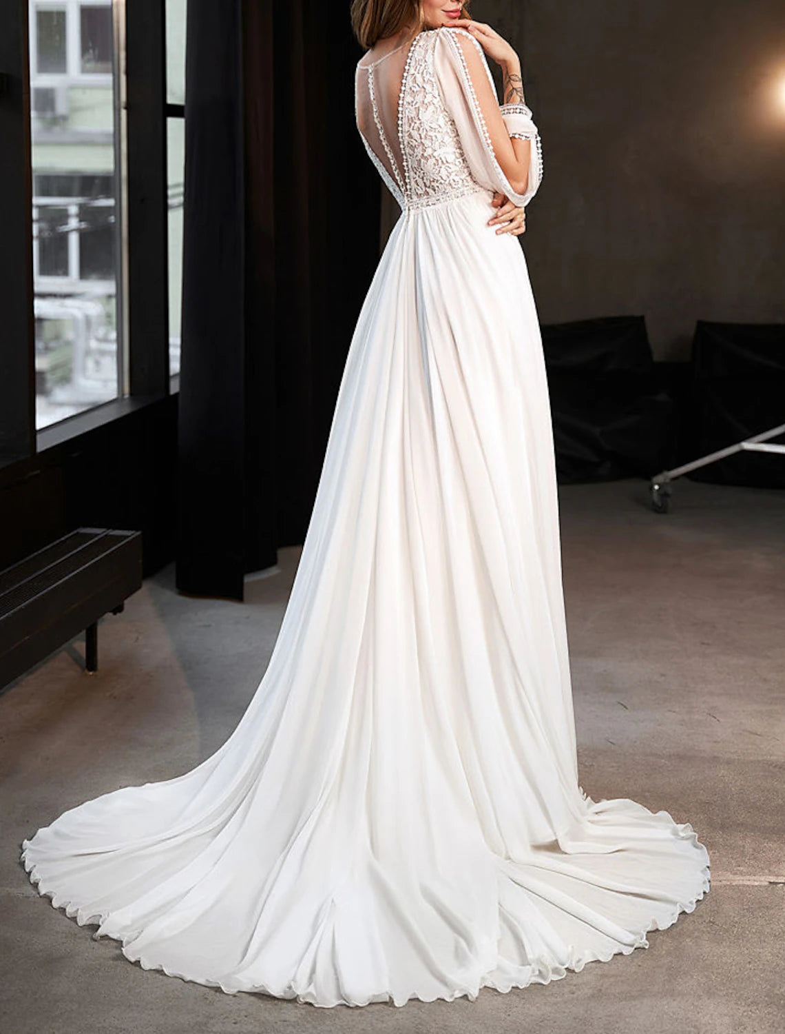 Beach Boho Wedding Dresses A-Line V Neck Long Sleeve Court Train Chiffon Bridal Gowns With Appliques