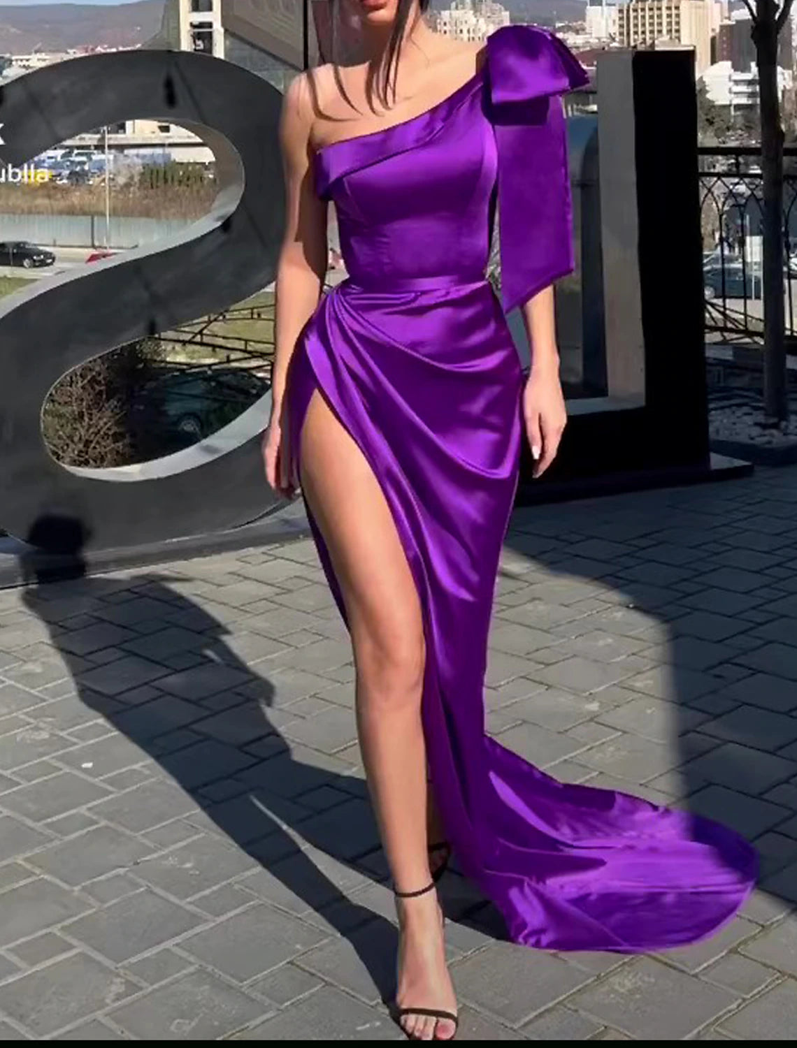 Mermaid / Trumpet Evening Gown High Split Dress Formal Prom Sweep / Brush Train Sleeveless One Shoulder Satin with Bow(s)
