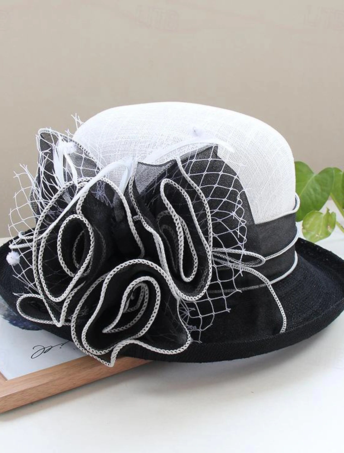 DingJiDress Fascinators Hats Headwear Polyester Bucket Hat Straw Hat Sun Hat Casual Holiday Elegant Vintage With Feather Bows Headpiece Headwear