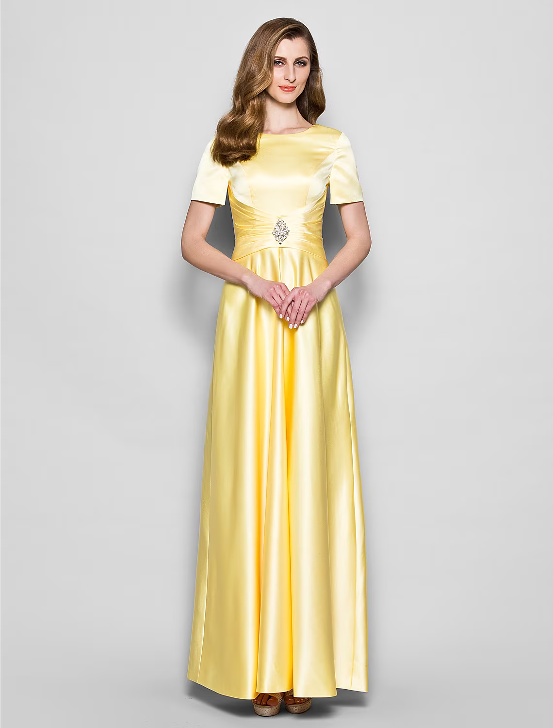 A-Line Mother of the Bride Dress Vintage Plus Size Elegant Floor Length Satin Short Sleeve with Ruched Crystals