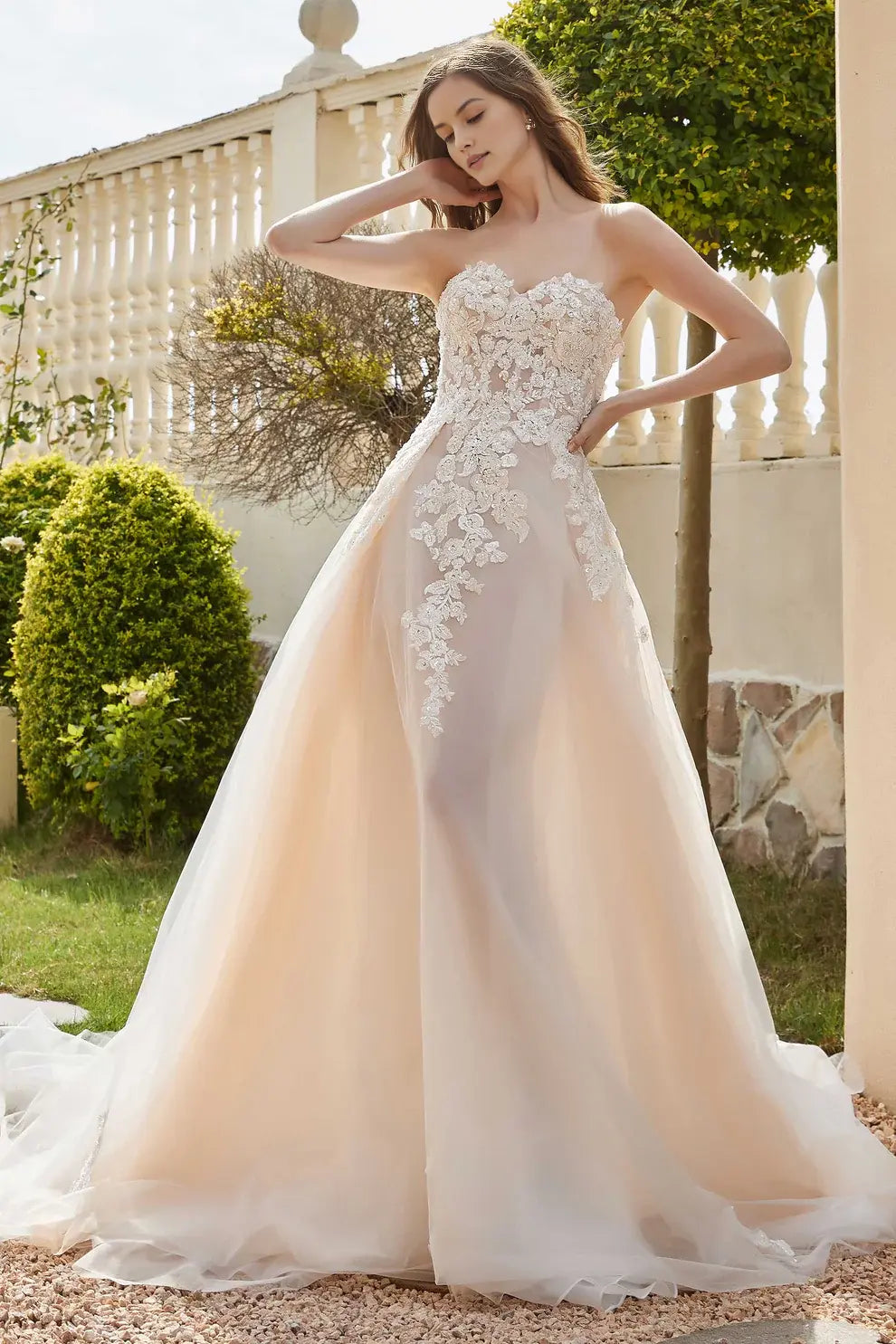 Fantastic Tulle Elegant A-Line Sweetheart Neckline Strapless Lace Applique Backless Affordable Hot Sale Wedding Dress