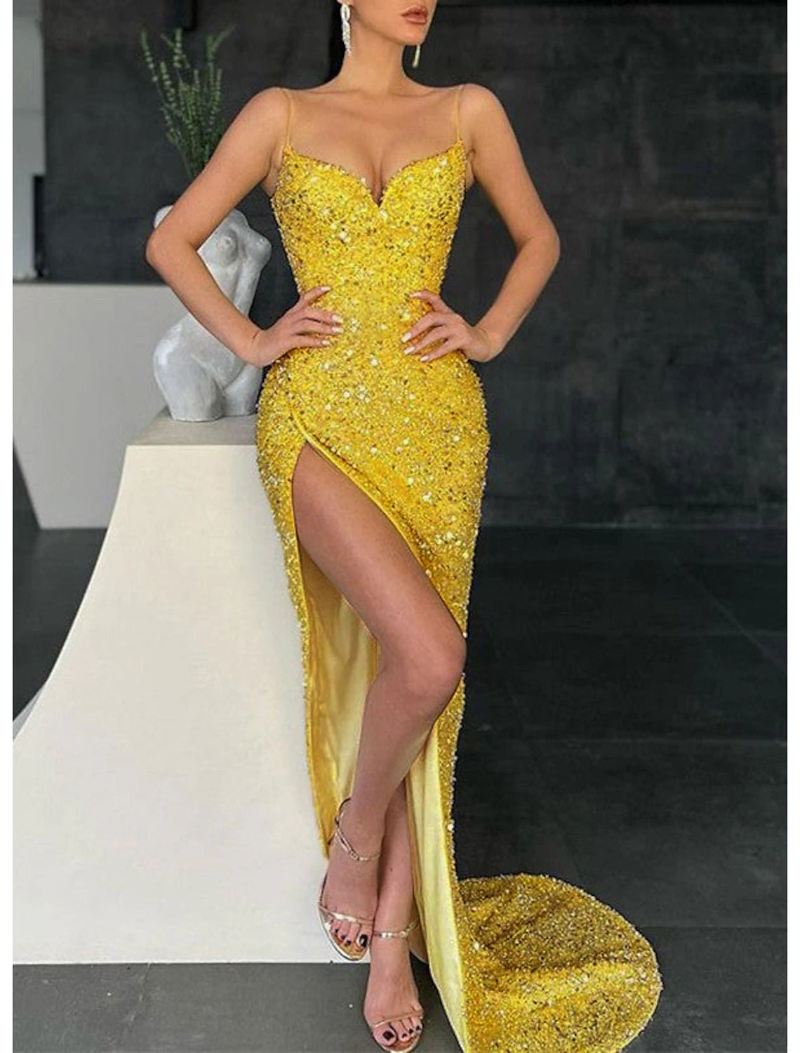 Mermaid / Trumpet Prom Dresses Sparkle & Shine Dress Christmas Wedding Guest Sweep / Brush Train Sleeveless V Neck Sequined with Sequin