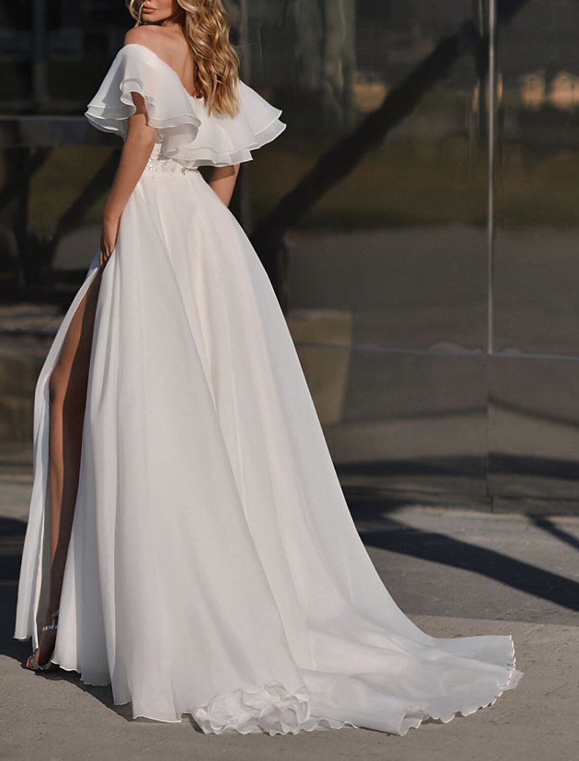 Beach Boho Wedding Dresses A-Line Off Shoulder Short Sleeve Court Train Chiffon Bridal Gowns With Split