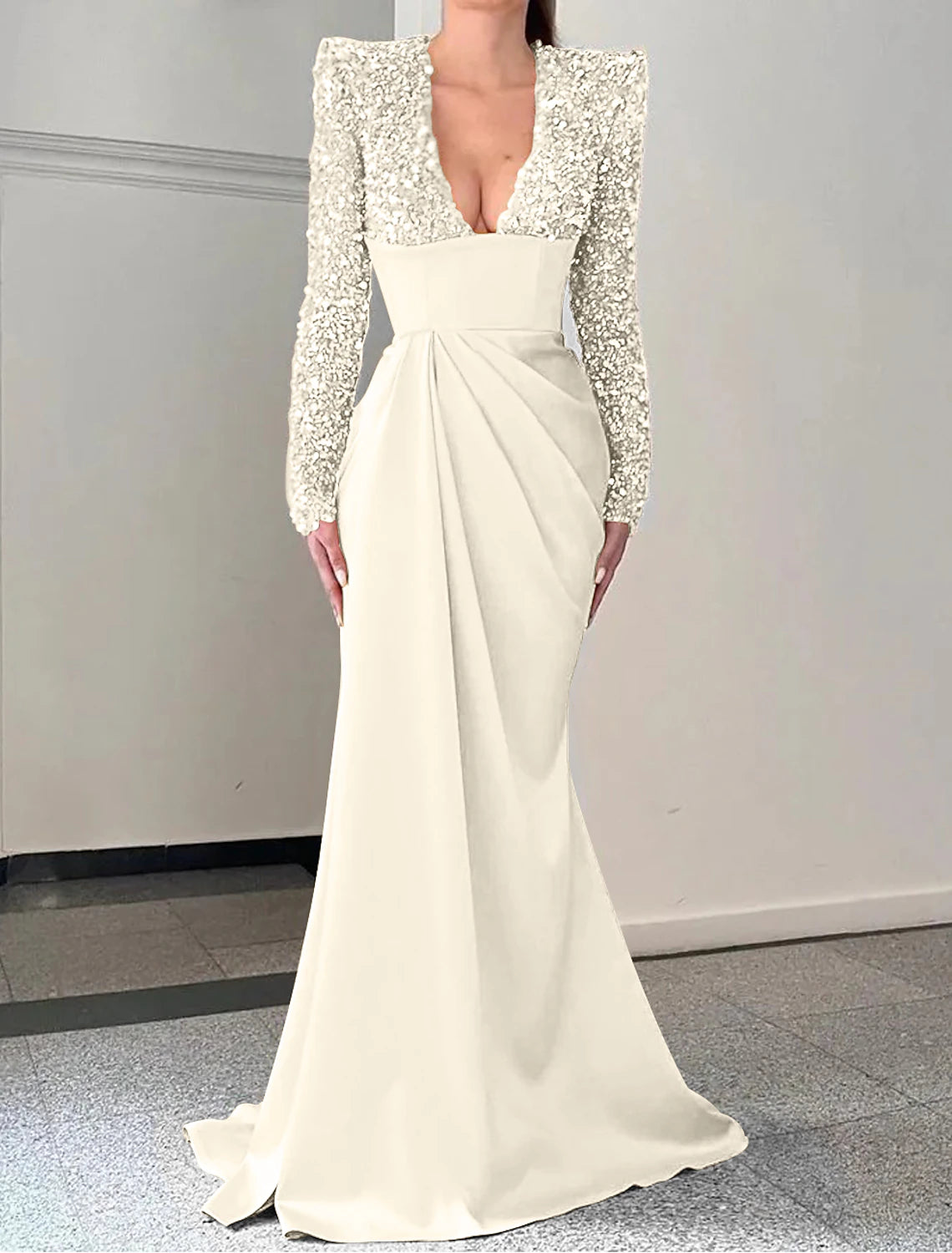 Mermaid / Trumpet Evening Gown Sparkle & Shine Dress Formal Sweep / Brush Train Long Sleeve V Neck Satin with Pleats Sequin