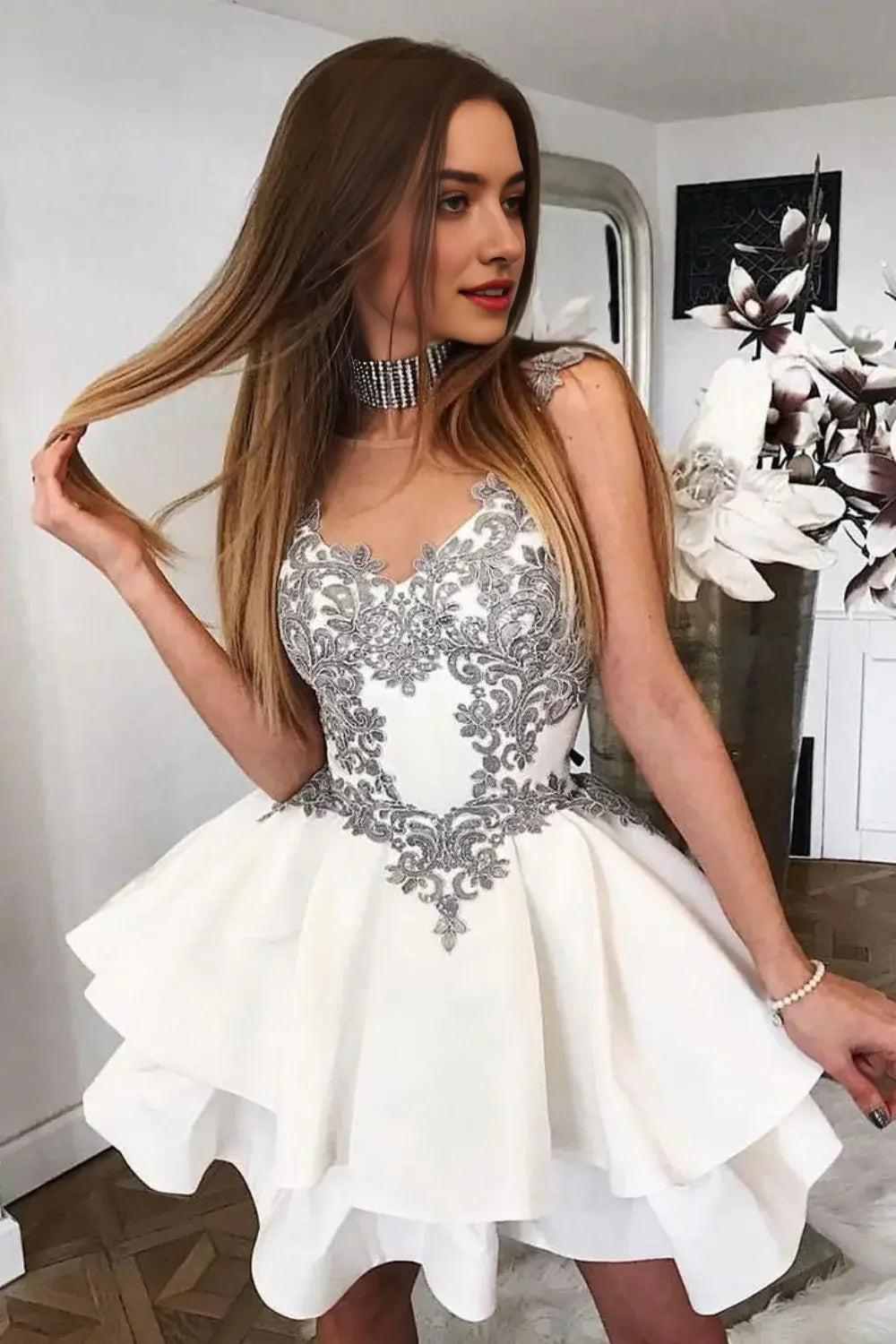 DingJiDress Short Evening Dress Elegant A-Line Spaghetti Strap V Neck Lace Applique Layering Ruched Exquisite Cocktail Dress Hot Sale Homecoming Dress