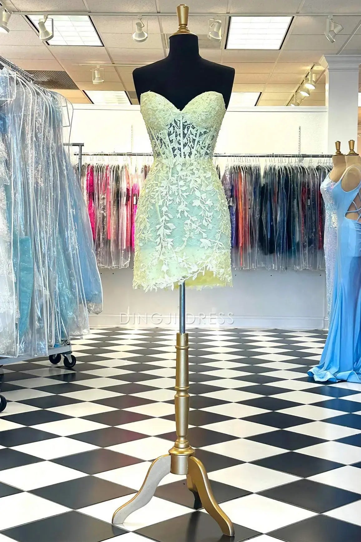 DingJiDress Fashion Sheath Strapless Sweetheart Neckline Lace Applique Exquisite Hot Sale Homecoming Dress