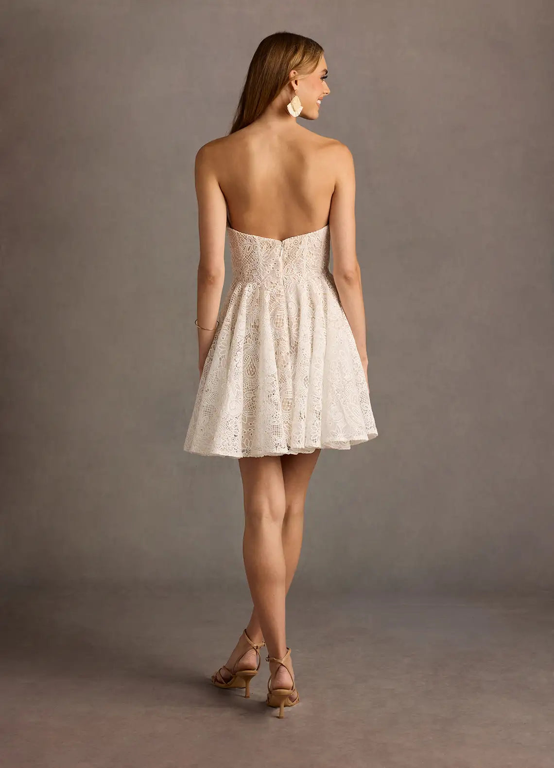 DingJiDress Short Prom Dress Lace A Line Sweetheart Neckline Strapless Backless Exquisite Hot Sale Homecoming Dress