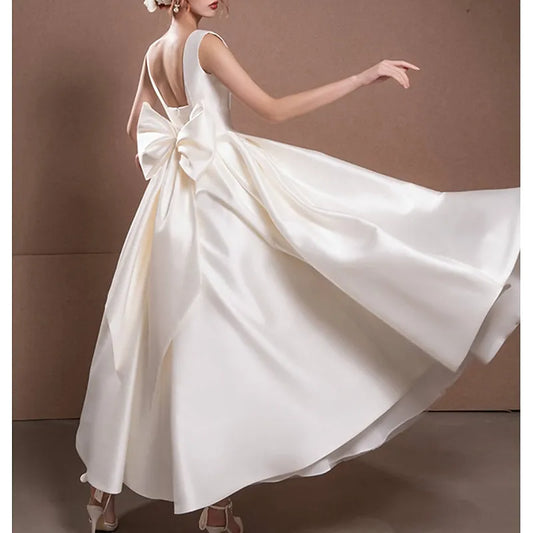 Romantic A-line Square Neck Sleeveless Bow-embellished Ivory Maxi Prom Dress for Women Custom