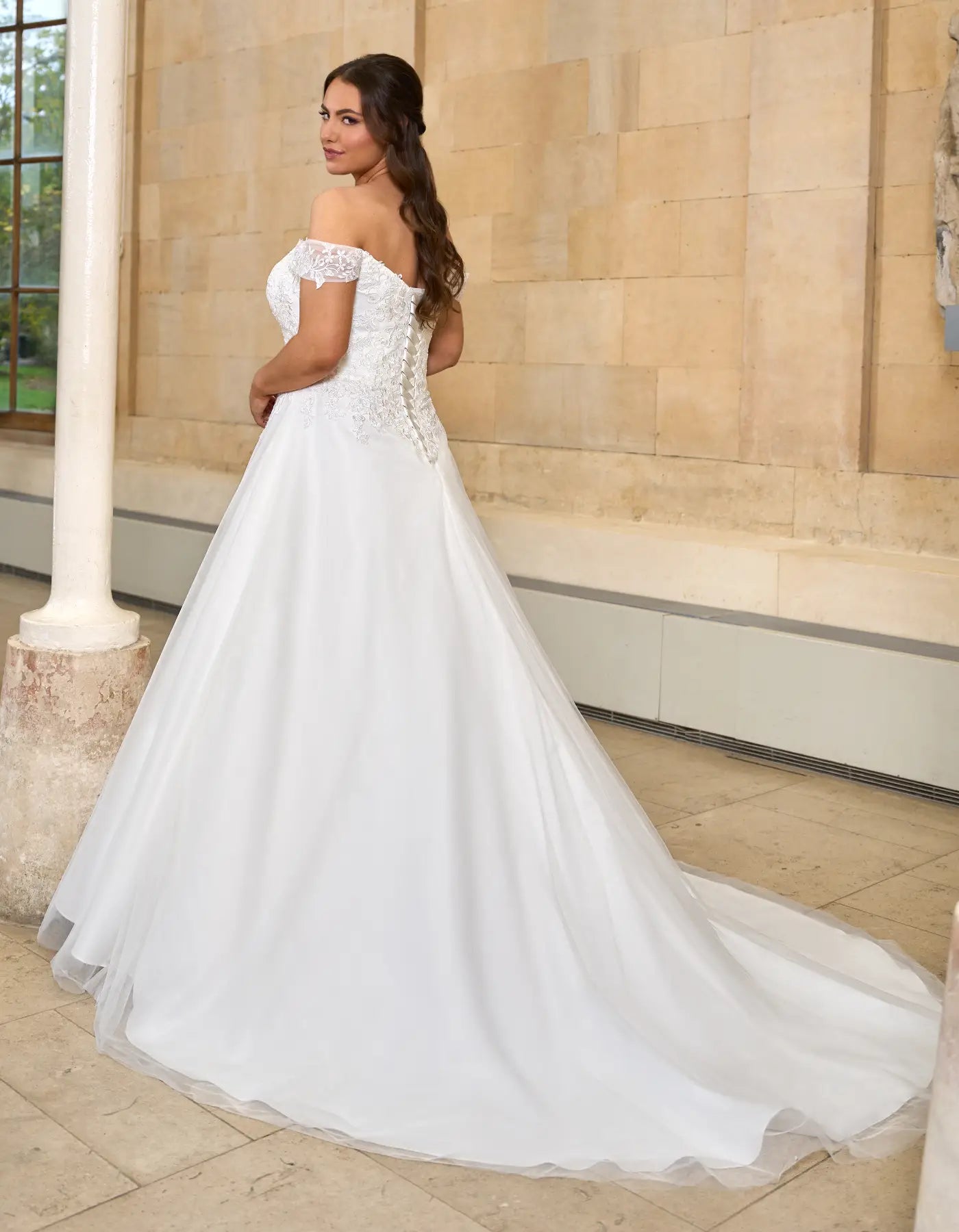 DingJiDress an off-the-shoulder a-line