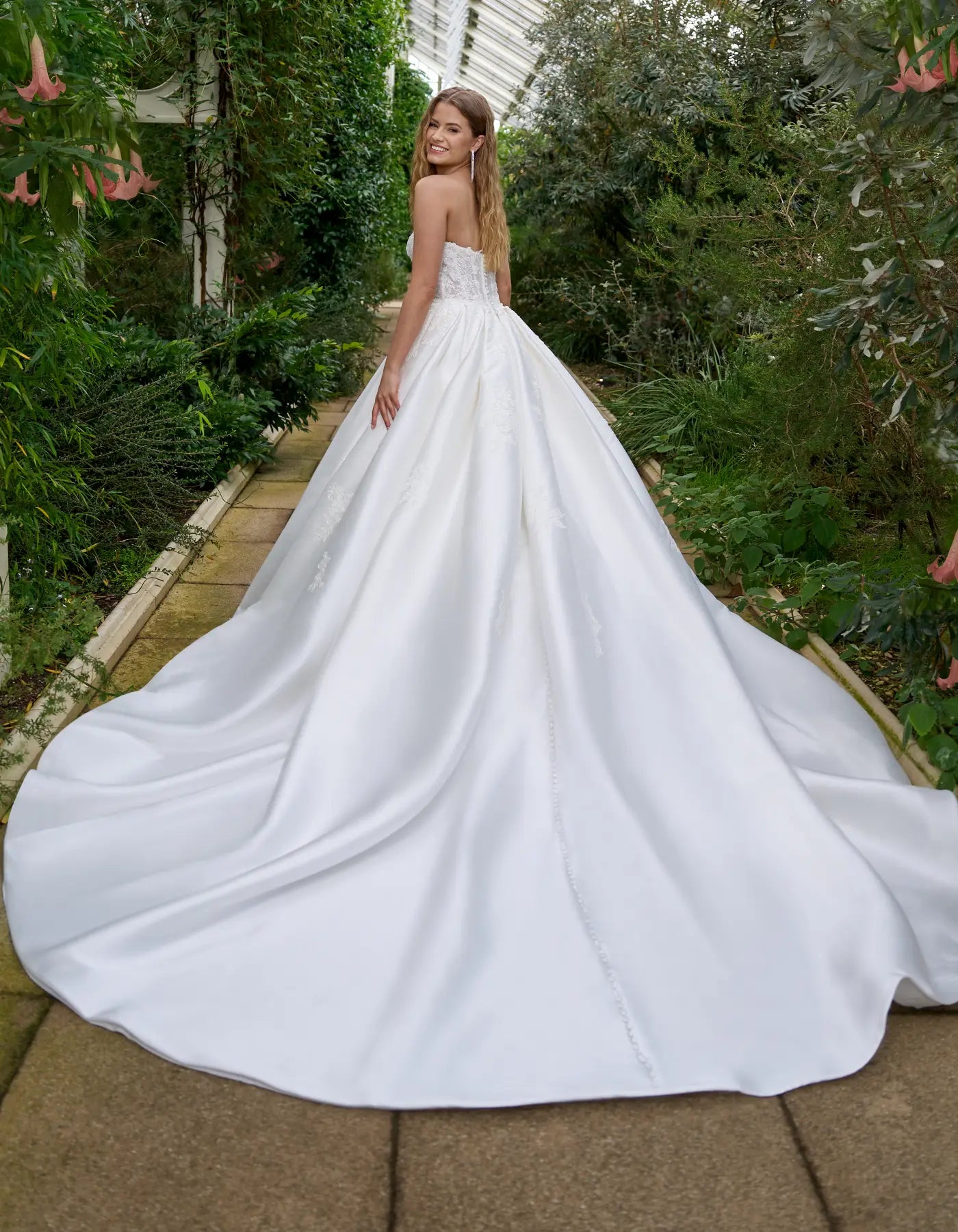 DingJiDress a voluminous mikado ballgown with beaded lace