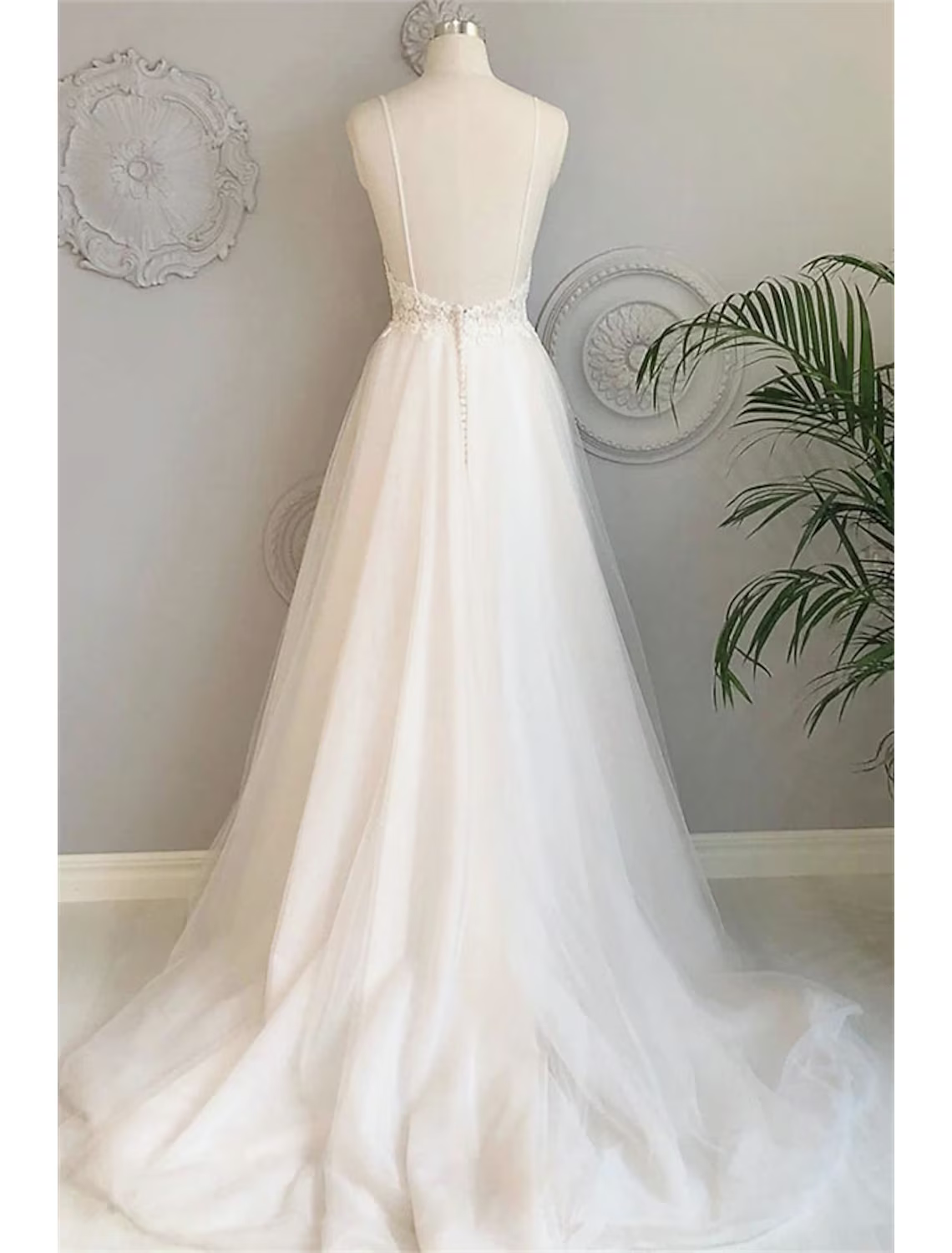 Beautiful Beach Wedding Dresses A-Line Sleeveless Strap Lace With Buttons Appliques