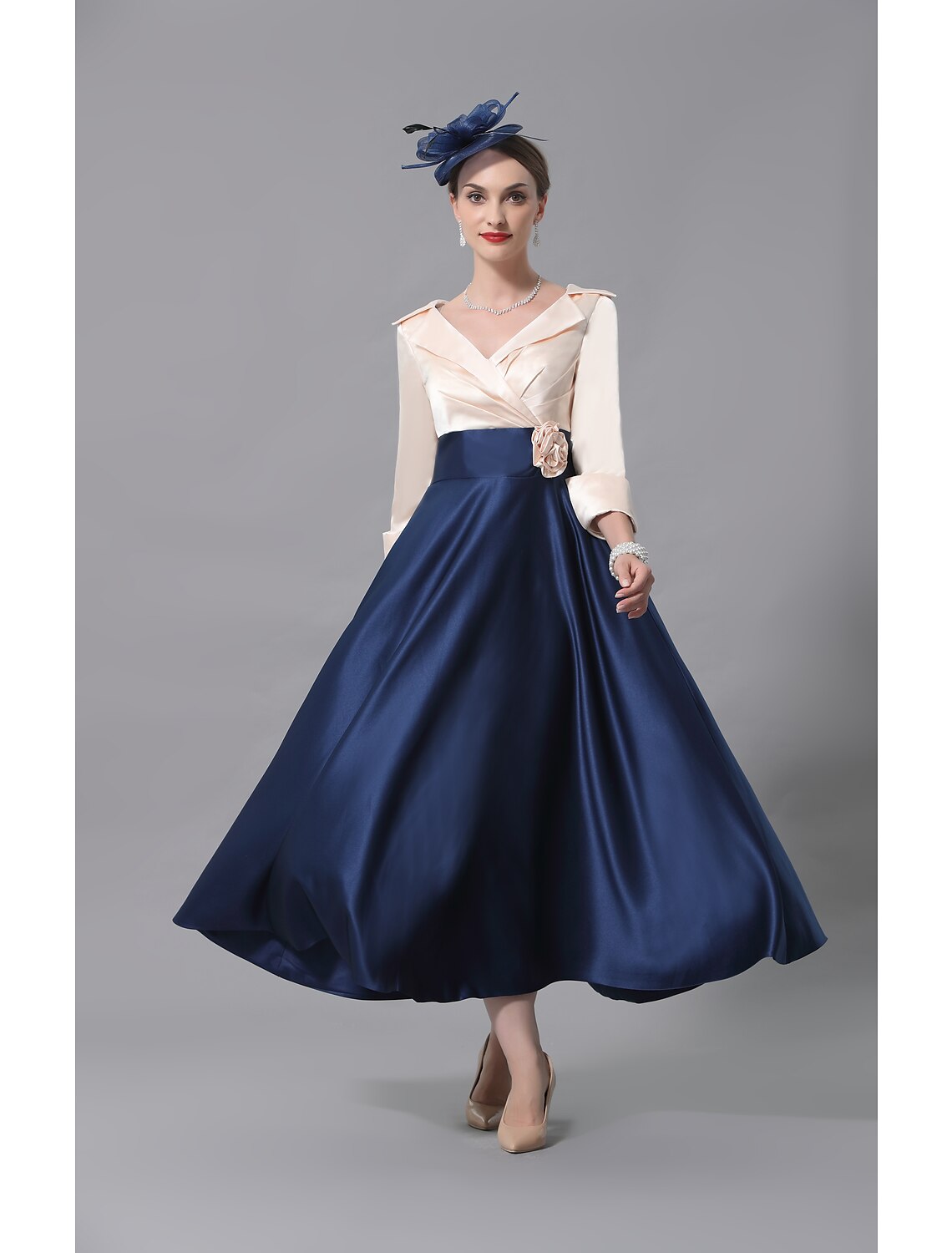 Two Piece Mother of the Bride Dress Wedding Guest Elegant V Neck Knee Length Stretch Fabric Half Sleeve with Appliques