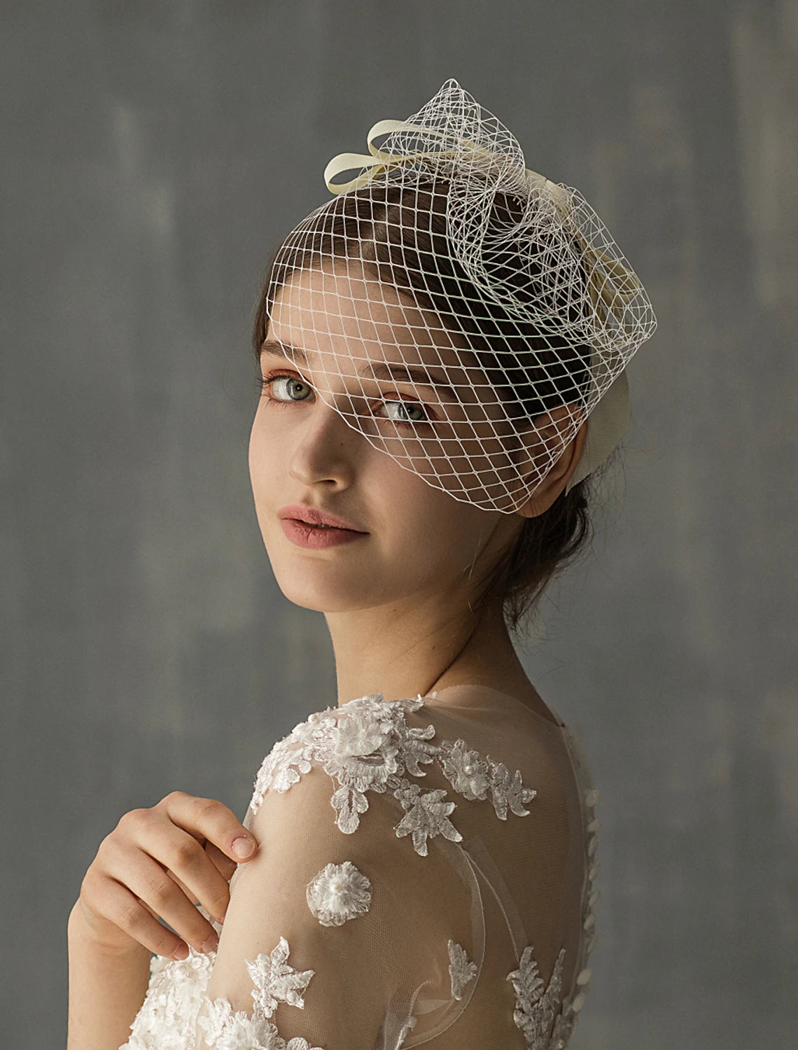DingJiDress One-tier Stylish Wedding Veil Blusher Veils / Birdcage Veils with Ribbon Bow Tulle