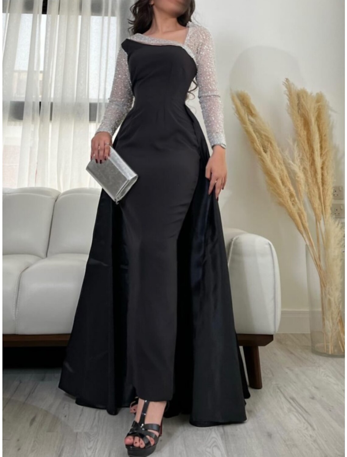 Sheath / Column Evening Gown Elegant Dress Formal Floor Length Black Dress Long Sleeve Scoop Neck Satin with Pleats Sequin