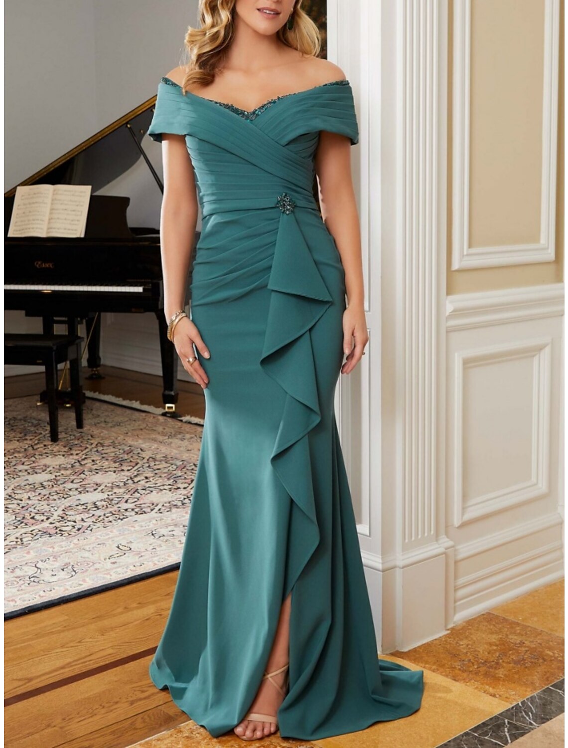 Mermaid / Trumpet Mother of the Bride Dress Wedding Guest Elegant Off Shoulder Sweep / Brush Train Stretch Chiffon Short Sleeve with Sequin Split Front Crystal Brooch