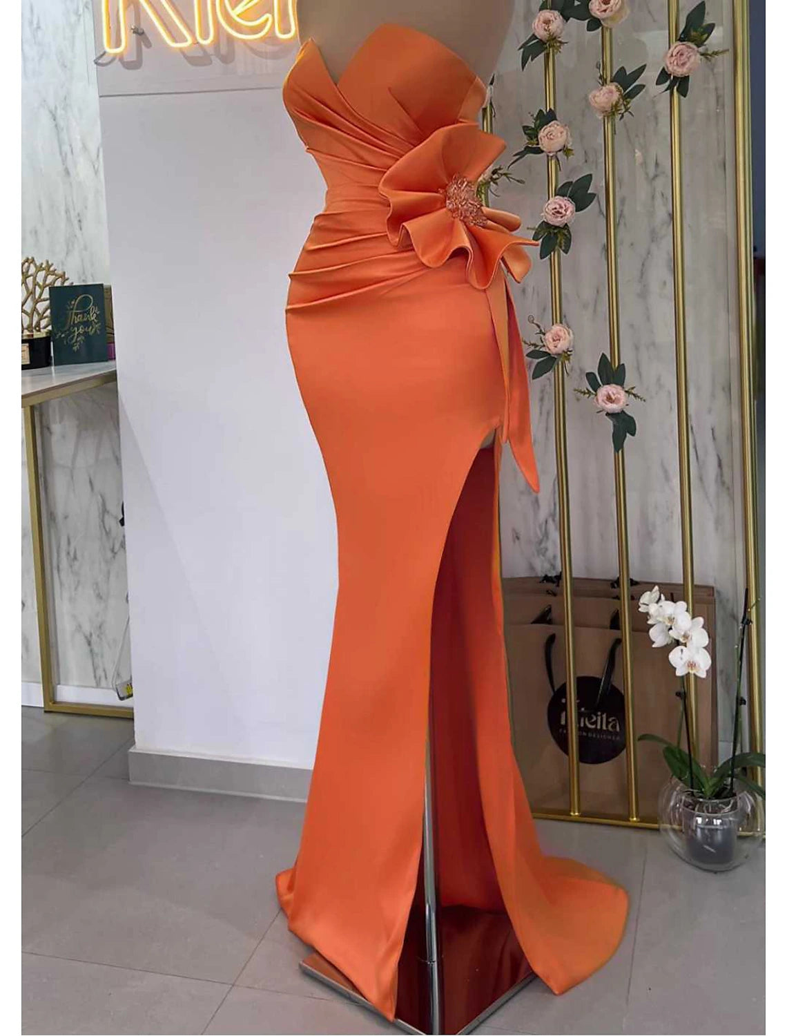 Mermaid / Trumpet Evening Gown Floral Dress Masquerade Sweep / Brush Train Sleeveless Strapless Satin with Slit