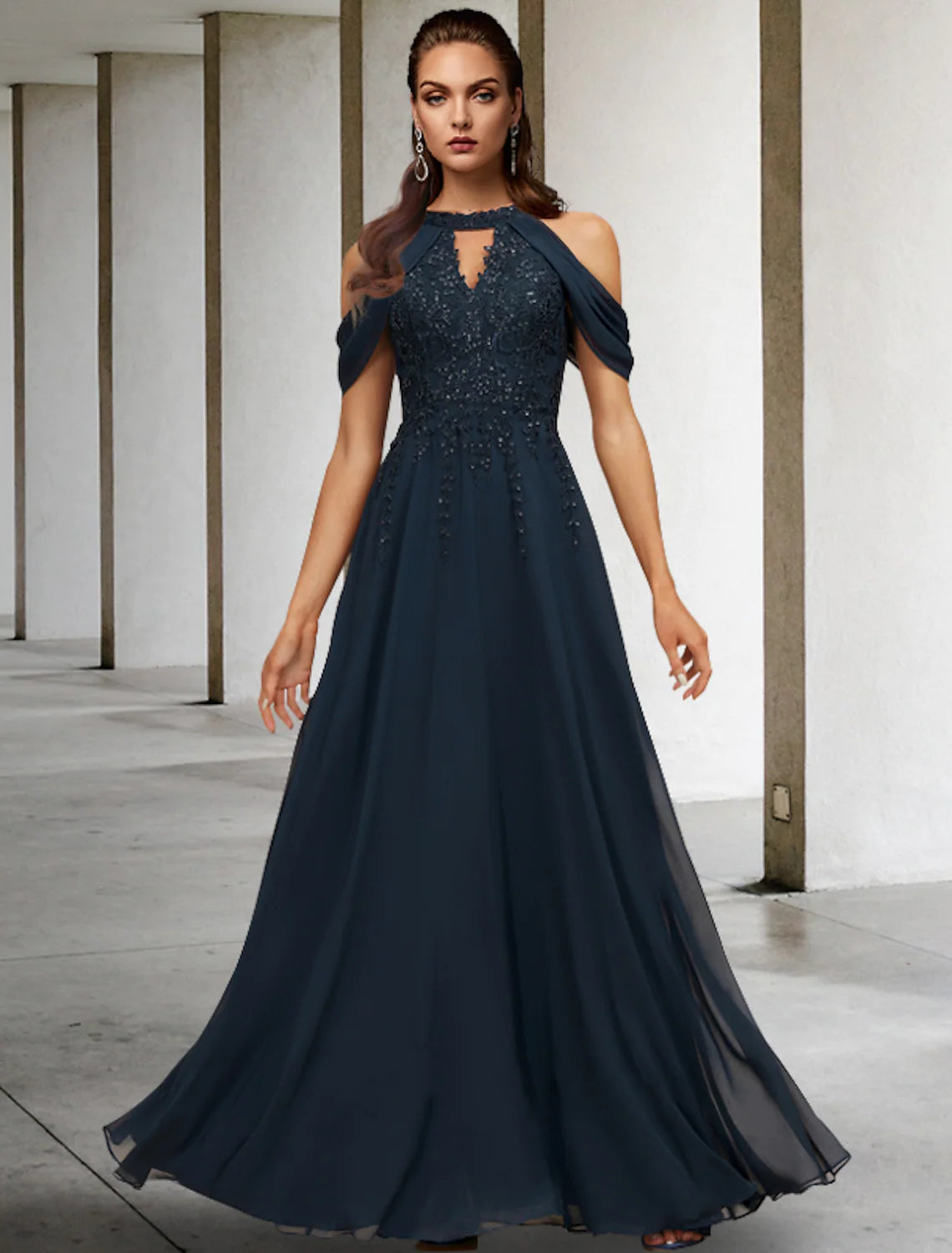 A-Line Mother of the Bride Dress Plus Size Elegant Floor Length Lace Tulle Sequined Sleeveless with Appliques