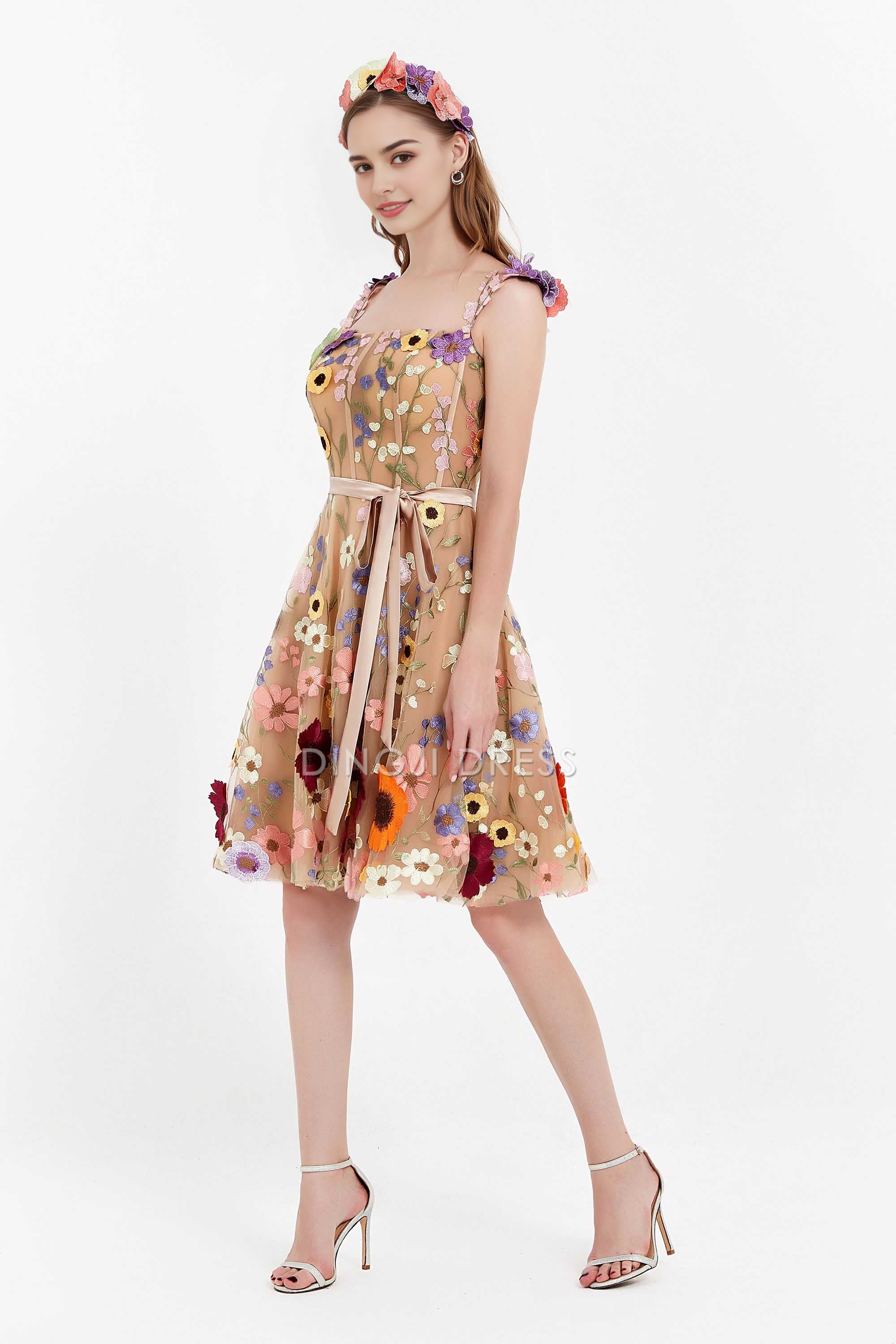 DingJiDress Hot Sale Homecoming Dress Exquisite A Line Spaghetti Strap Floral Lace Knee-Length Fashion Short Prom Dress