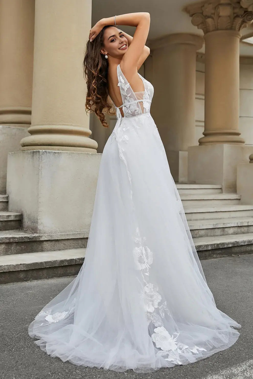 Elegant Tulle A Line Plunging V-neck Lace Applique Sleeveless Backless Affordable Hot Sale Wedding Dress