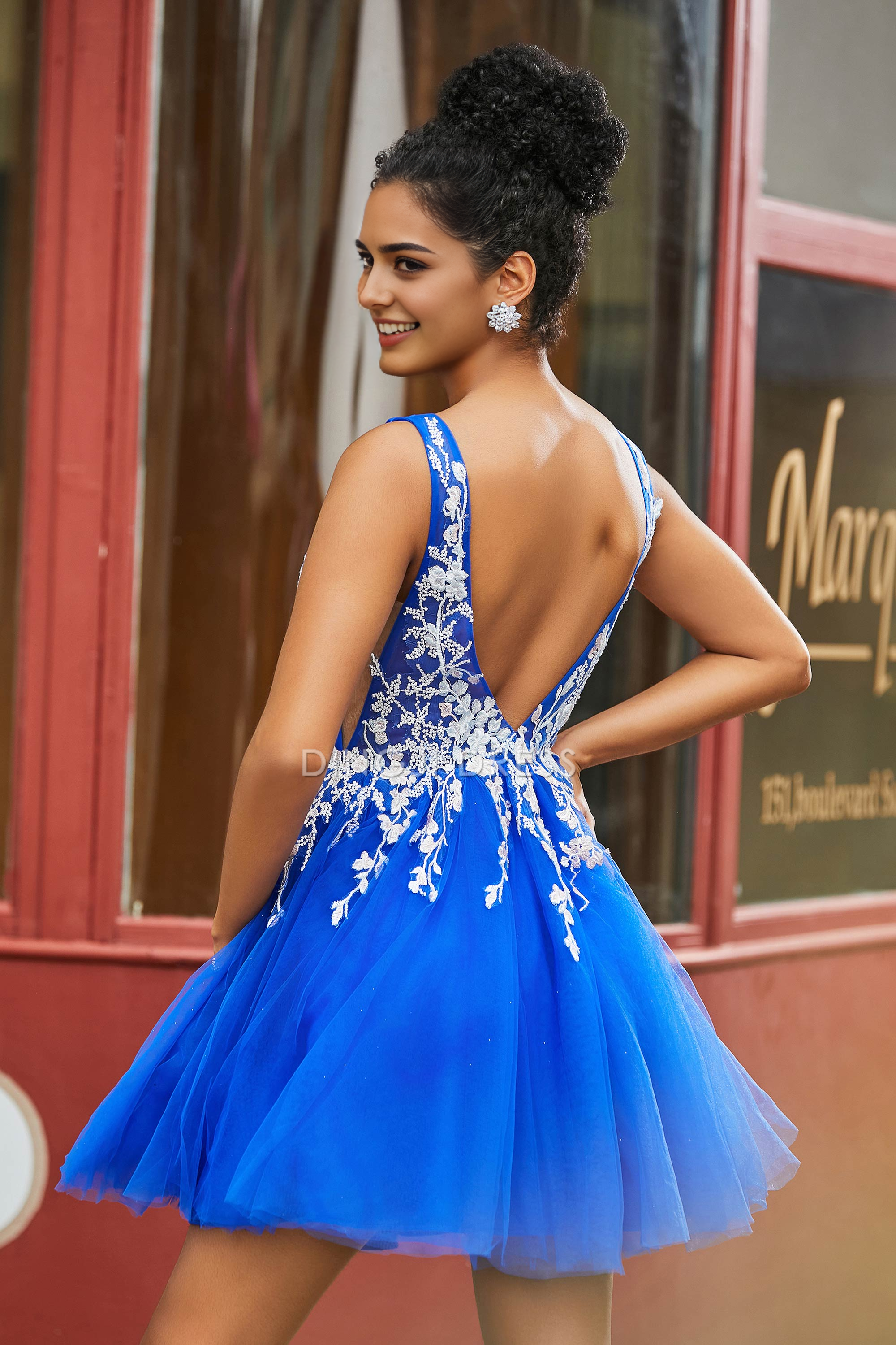 DingJiDress Hot Sale Homecoming Dress Elegant A Line V Neck Sleeveless Backless Tulle Ruched Lace Applique Retro Short Dress