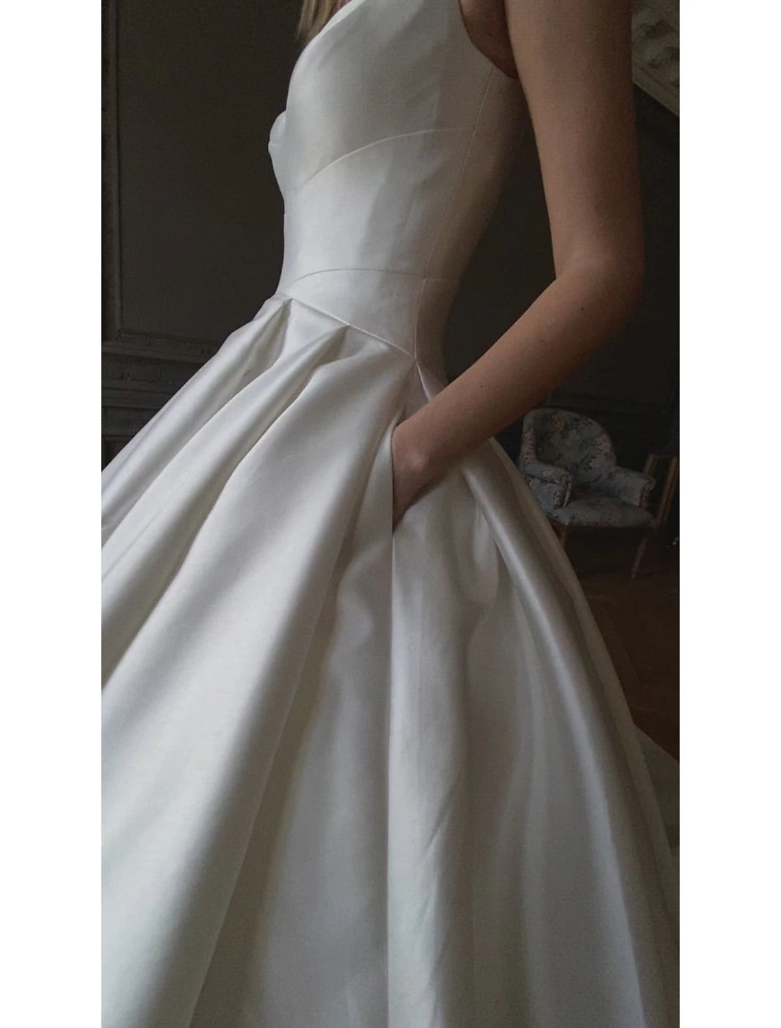 DingJiDress Royal Style Formal Wedding Dresses Ball Gown Square Neck Sleeveless Chapel Train Satin Bridal Gowns