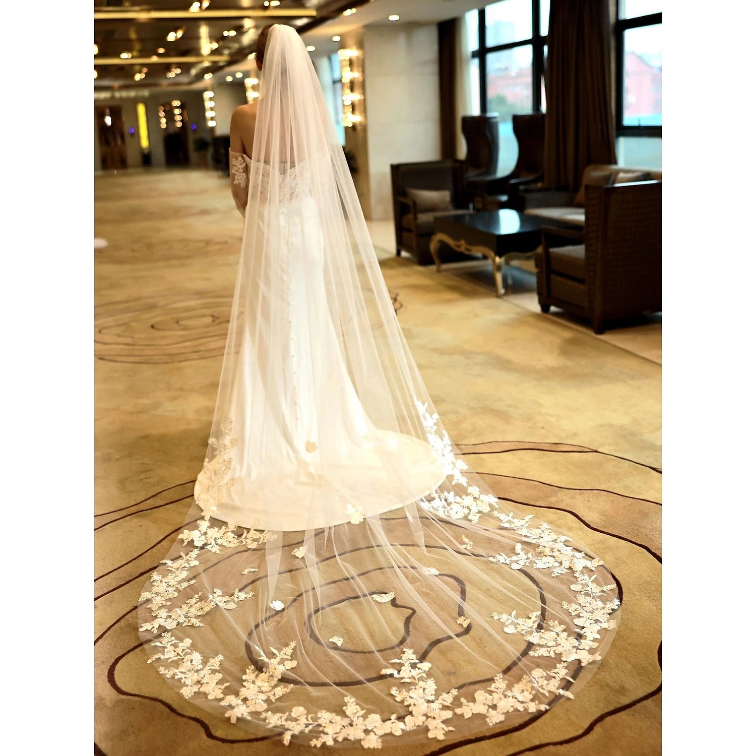 DingJiDress One-tier Stylish Wedding Veil Chapel Veils / Cathedral Veils with Embroidery 118.11 in (300cm) POLY