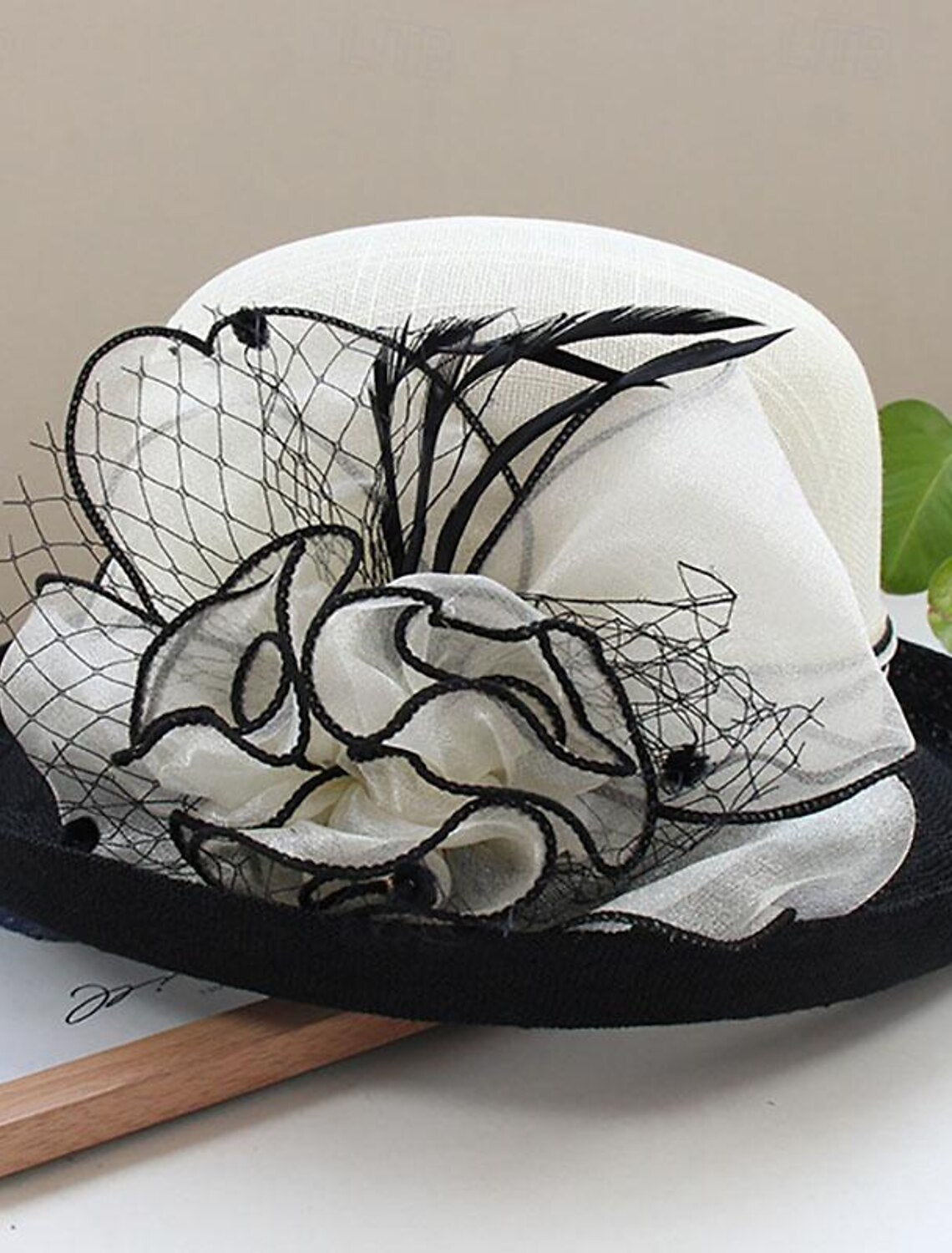 DingJiDress Fascinators Hats Headwear Polyester Bucket Hat Straw Hat Sun Hat Casual Holiday Elegant Vintage With Feather Bows Headpiece Headwear