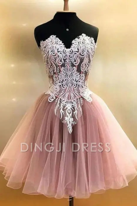 DingJiDress Short Prom Dress A Line Sweetheart Strapless Tulle Lace Appliques Cute Best Selling Homecoming Dress