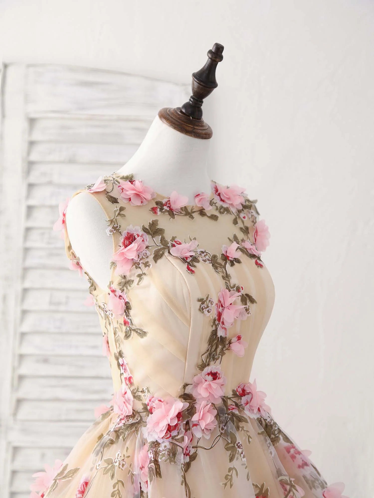 DingJiDress Hot Sale Short Prom Dress A-Line Cocktail Party Dress Wedding Guest Sleeveless Jewel Neck Satin Romantic Appliques Fantastic New Homecoming Dress