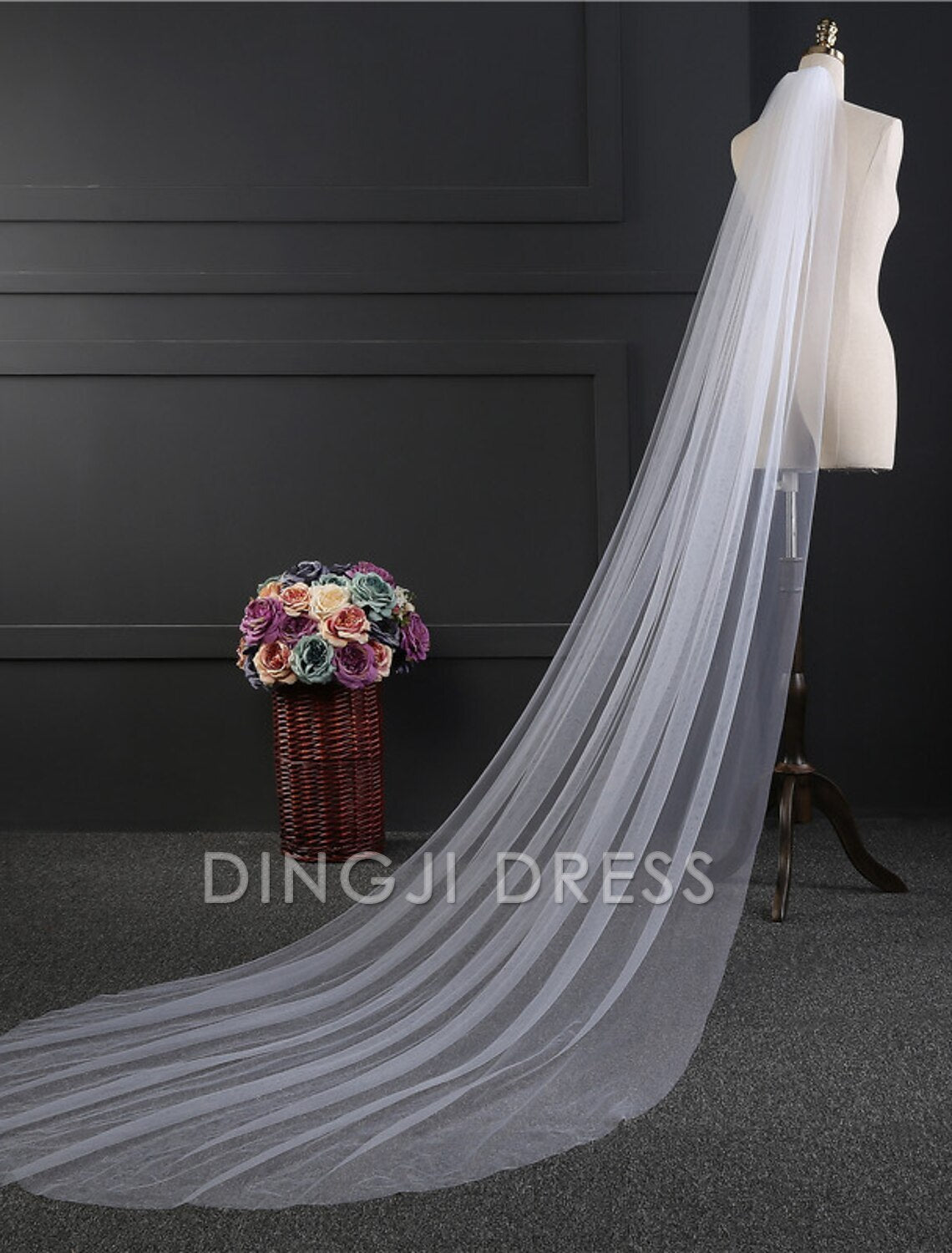 Ding Ji One-tier Cut Edge Wedding Veil Chapel Veils with Flower Comb Tulle Angel cut Waterfall Fantastic Hot Sale Veil