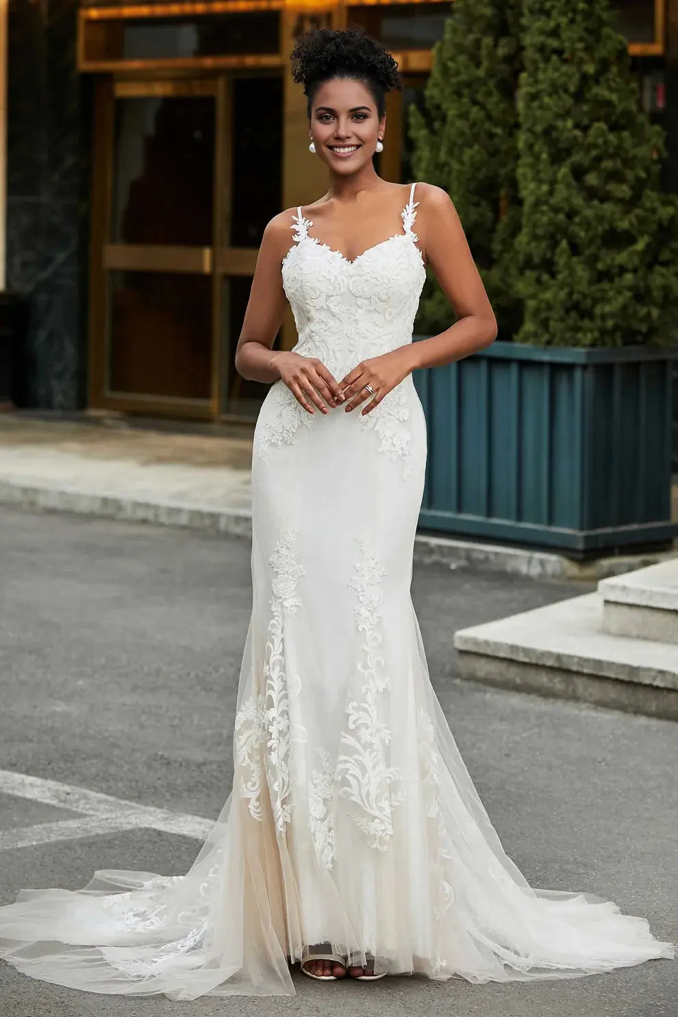 Tulle Charming Mermaid Spaghetti Straps Sweetheart Neckline Lace Applique Backless Affordable Hot Sale Wedding Dress