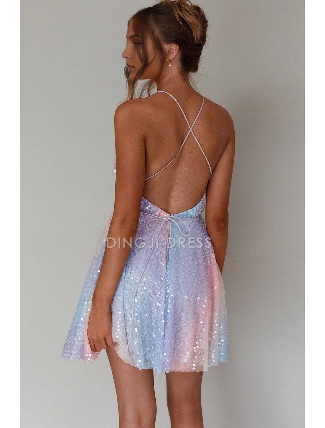 DingJiDress Hot Sale Short Prom Dress A Line Deep V Neck Backless Cocktail Dresses Carnival Sleeveless Sequined with Pleats Sparkle New Homecoming Dress