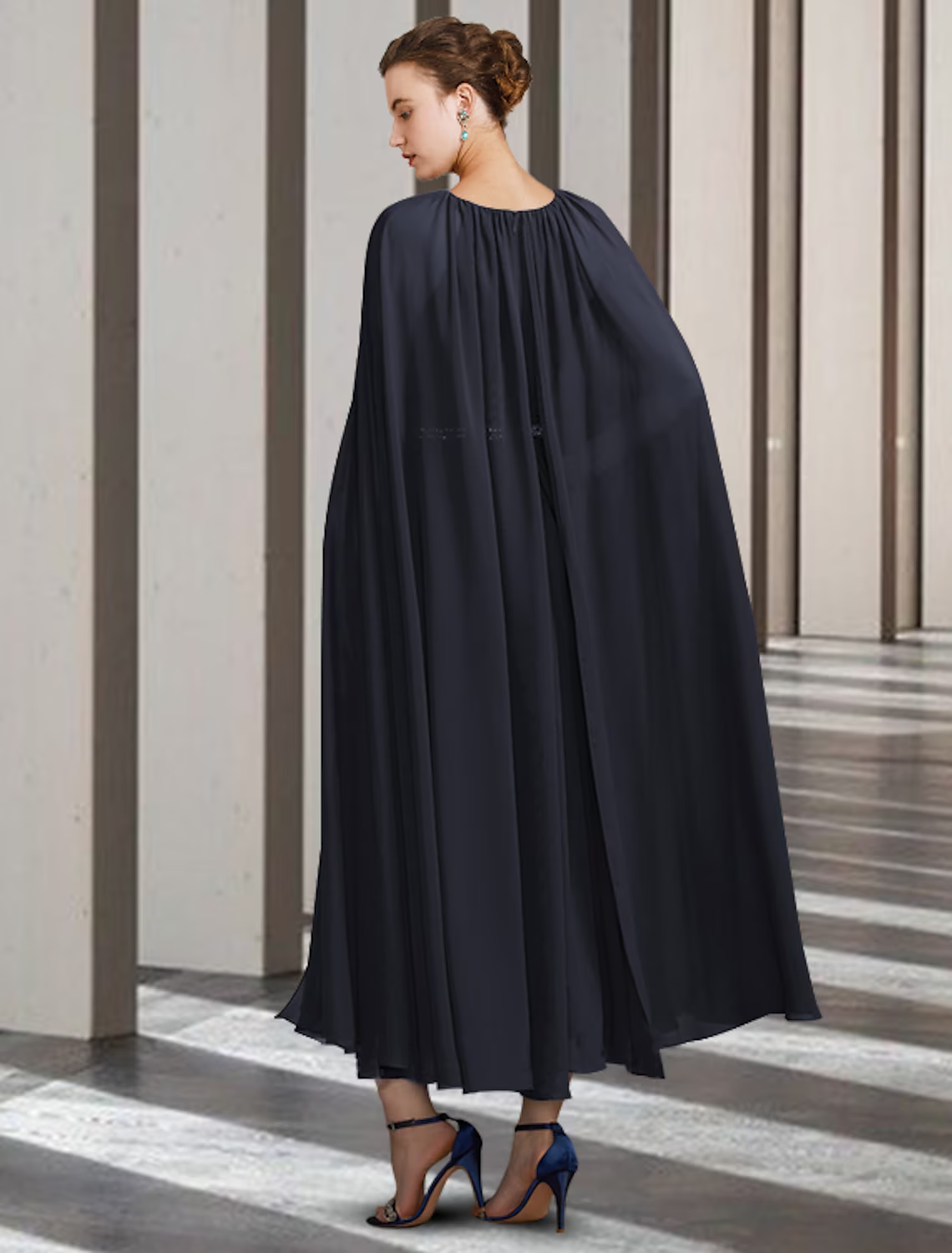 A-Line Mother of the Bride Dress Elegant  Ankle Length Chiffon Sleeveless with Pleats Beading Crystal Brooch