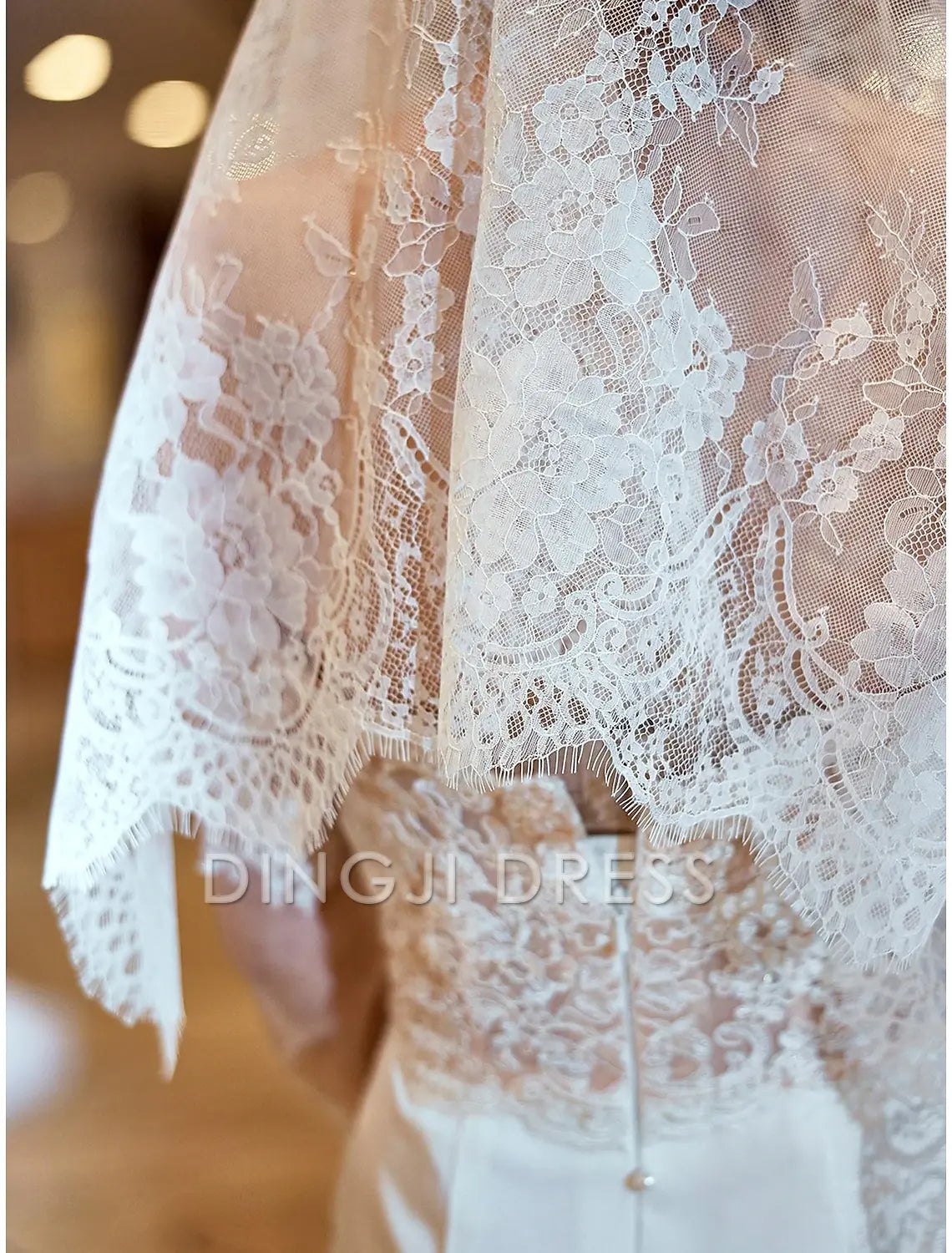 Ding Ji One-tier Vintage Inspired Wedding Veil Elbow Veils with Embroidery 55.12 in (140cm) Lace Romantic Hot Sale Veil