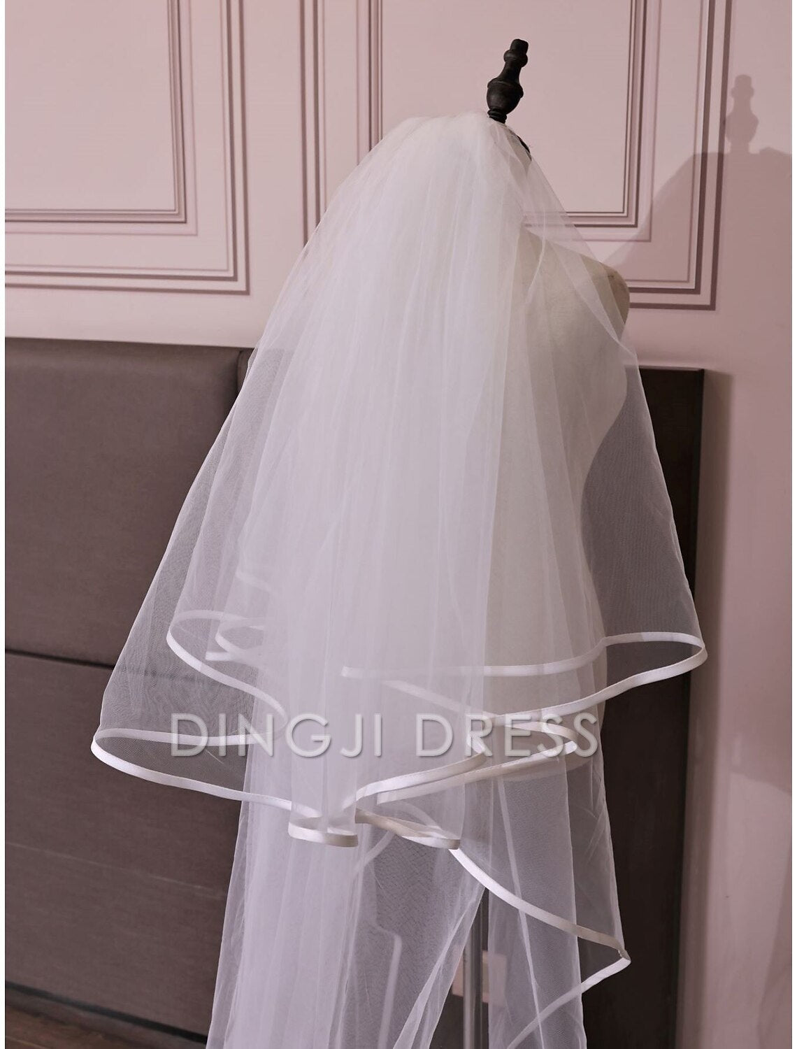 Ding Ji Two-tier Vintage Sweet Wedding Veil Cathedral Veils Tier 137.8 in (350cm) Luxurious Tulle Hot sale Veil