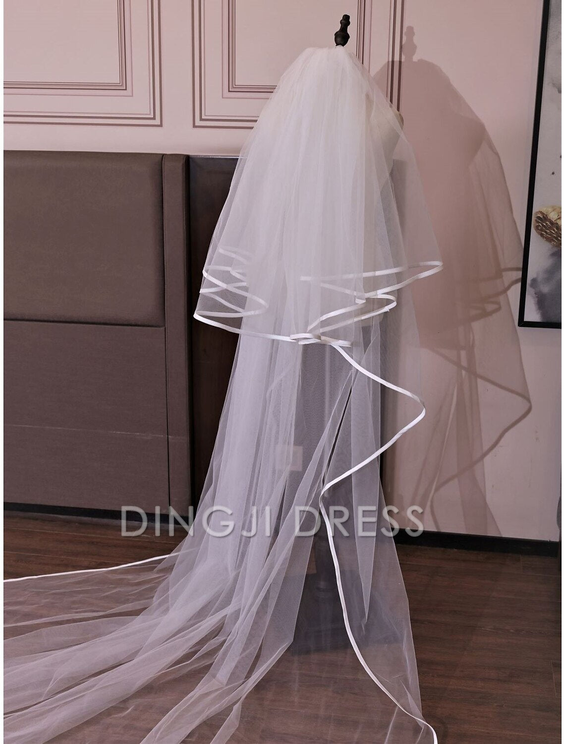 Ding Ji Two-tier Vintage Sweet Wedding Veil Cathedral Veils Tier 137.8 in (350cm) Luxurious Tulle Hot sale Veil
