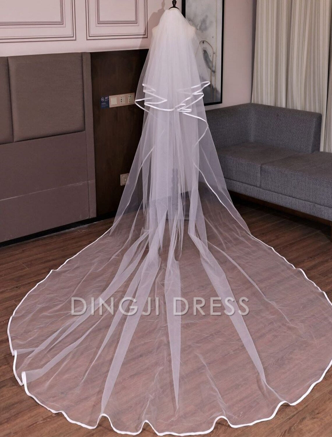 Ding Ji Two-tier Vintage Sweet Wedding Veil Cathedral Veils Tier 137.8 in (350cm) Luxurious Tulle Hot sale Veil