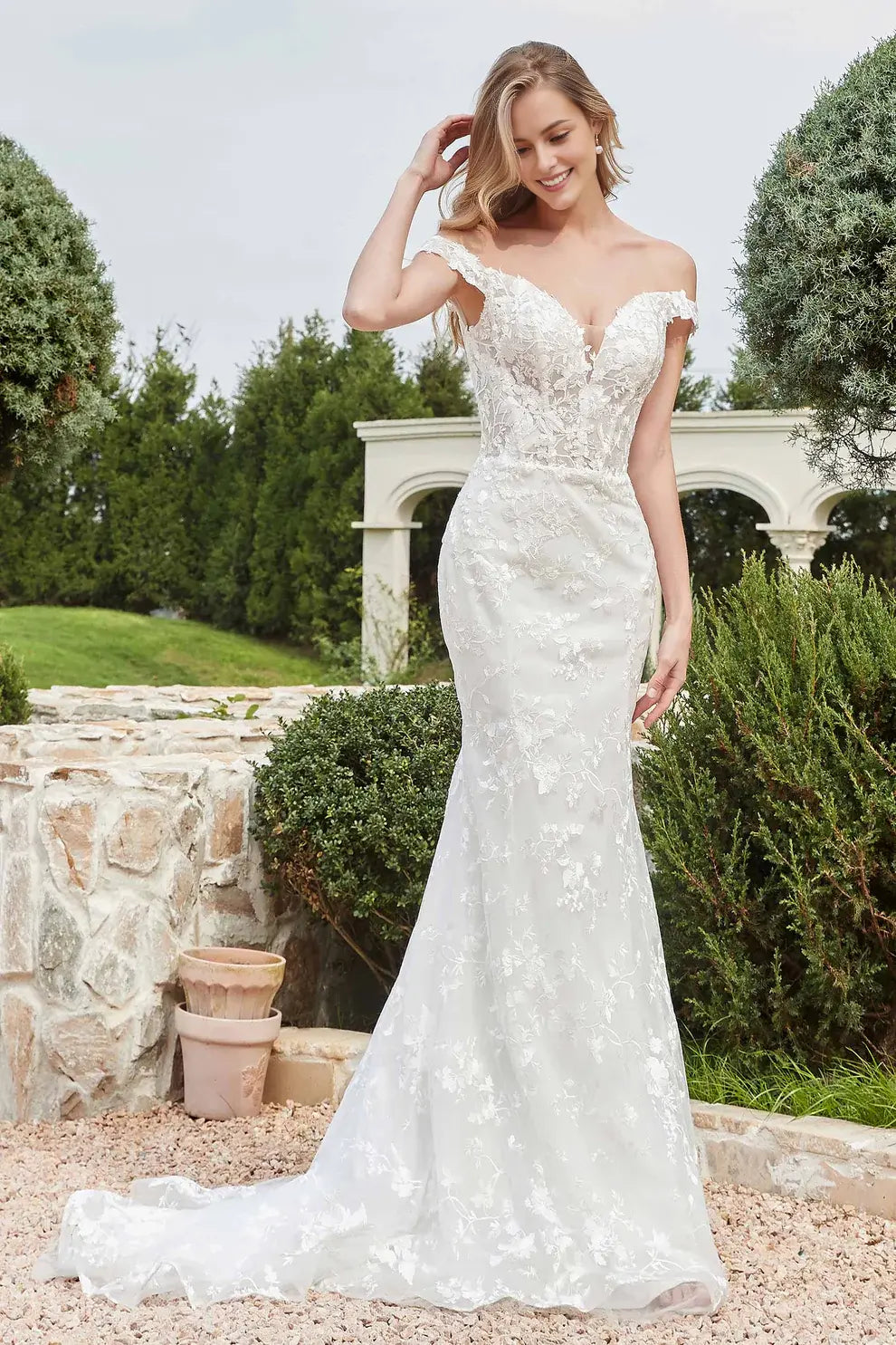 Elegant Mermaid Off Shoulder Sweetheart Neckline Sleeveless Backless Lace Affordable Hot Sale Wedding Dress