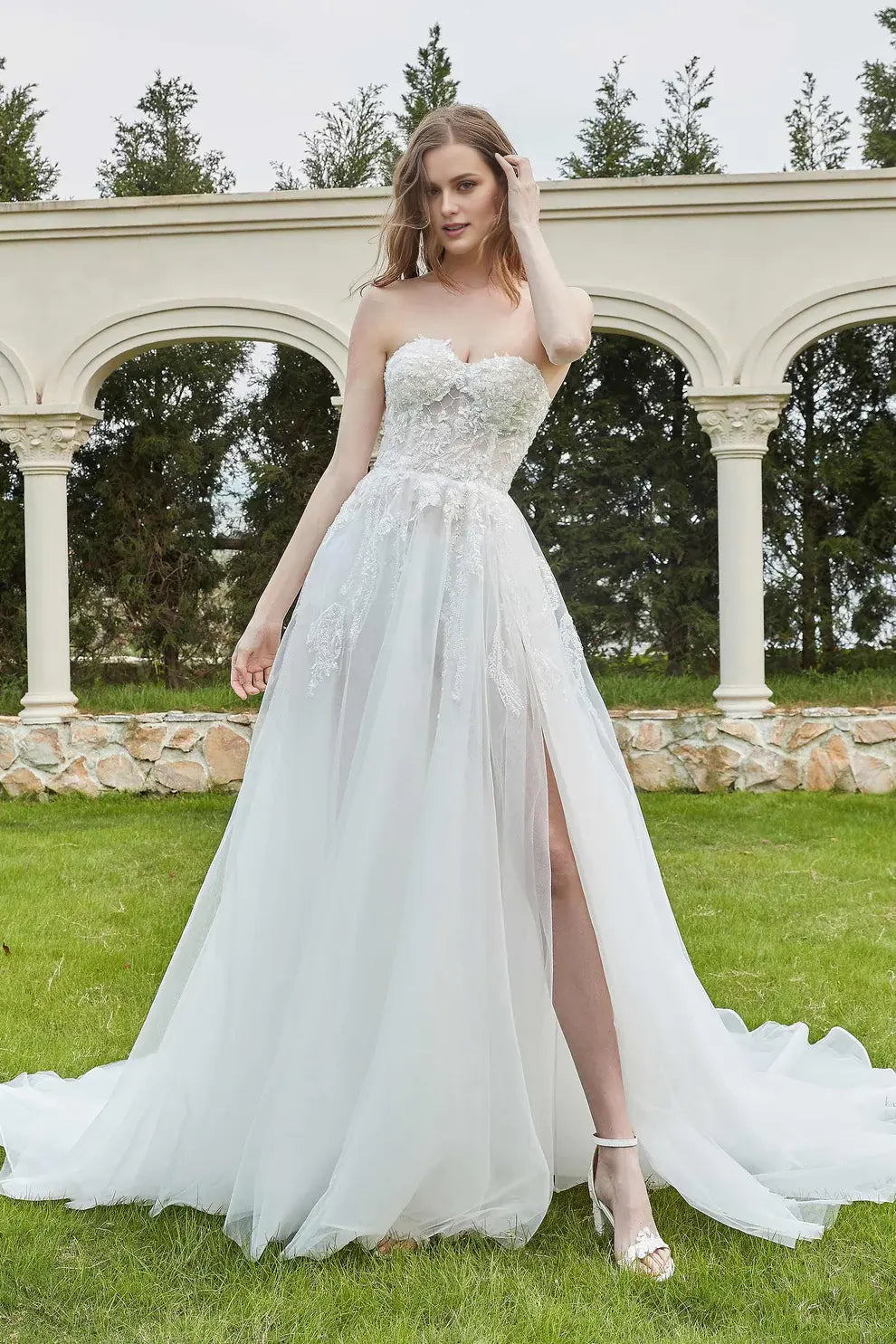 Romantic A-Line Strapless Sweetheart Neckline Tulle Lace Applique Backless With Slit Affordable Hot Sale Wedding Dress