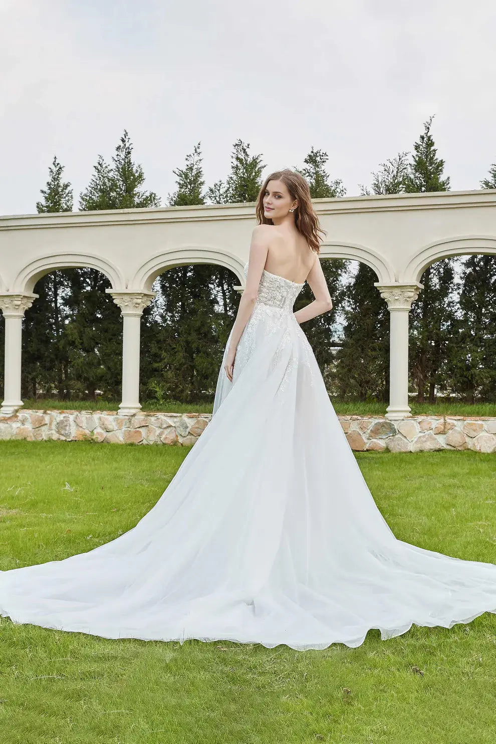 Romantic A-Line Strapless Sweetheart Neckline Tulle Lace Applique Backless With Slit Affordable Hot Sale Wedding Dress