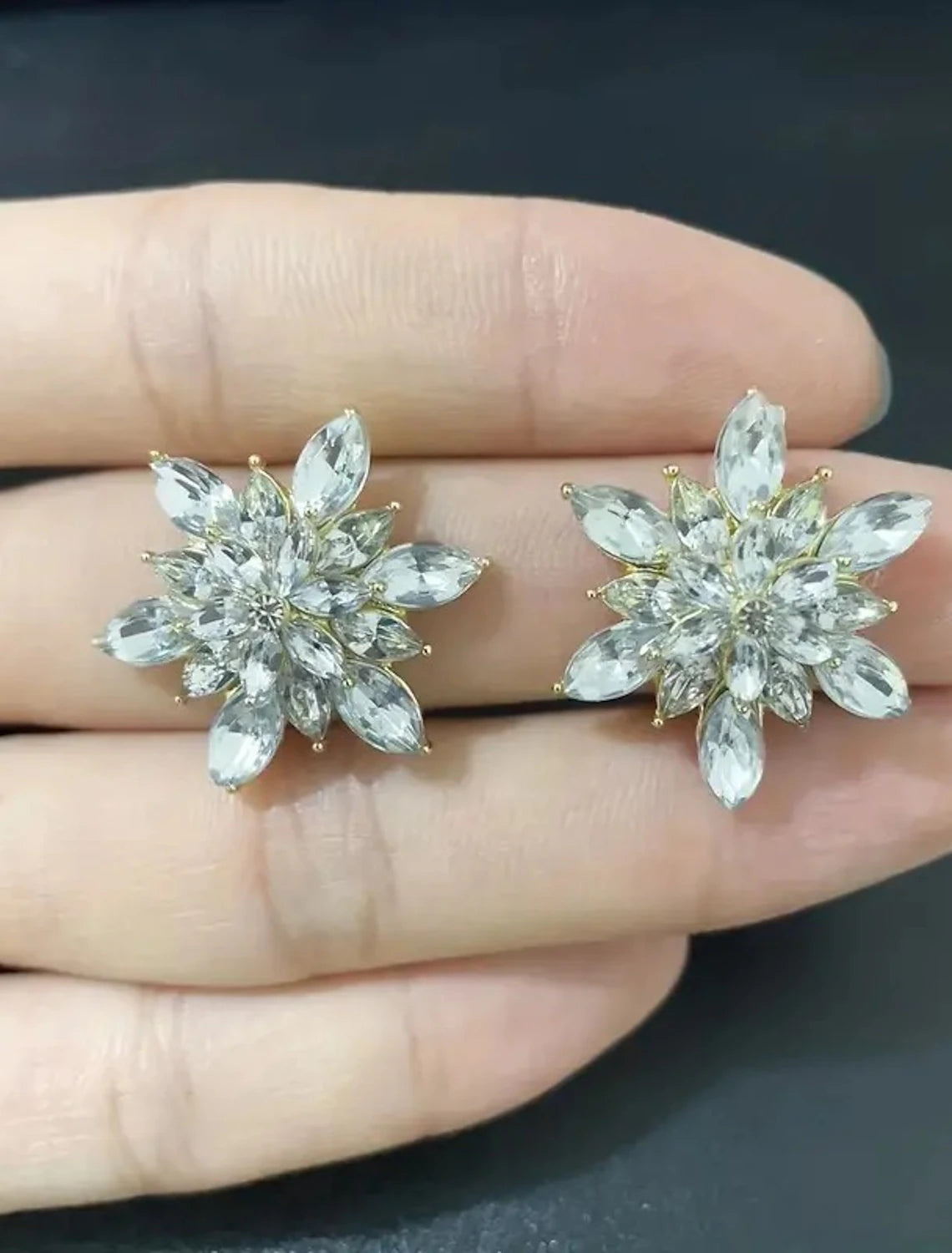 DingJiDress Women's Earrings Fine Jewelry Classic Flower Stylish Simple Earrings Jewelry Golden For Wedding Party 1 Pair