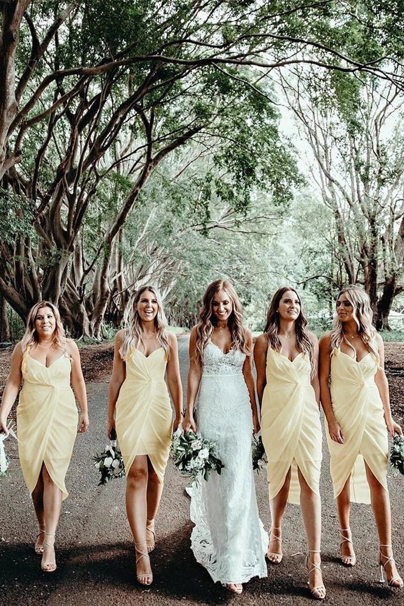 Simple Chiffon Sheath Spaghetti Strap V Neck Sleeveless Pleated Low Cost Short Gowns Bridesmaid Dresses