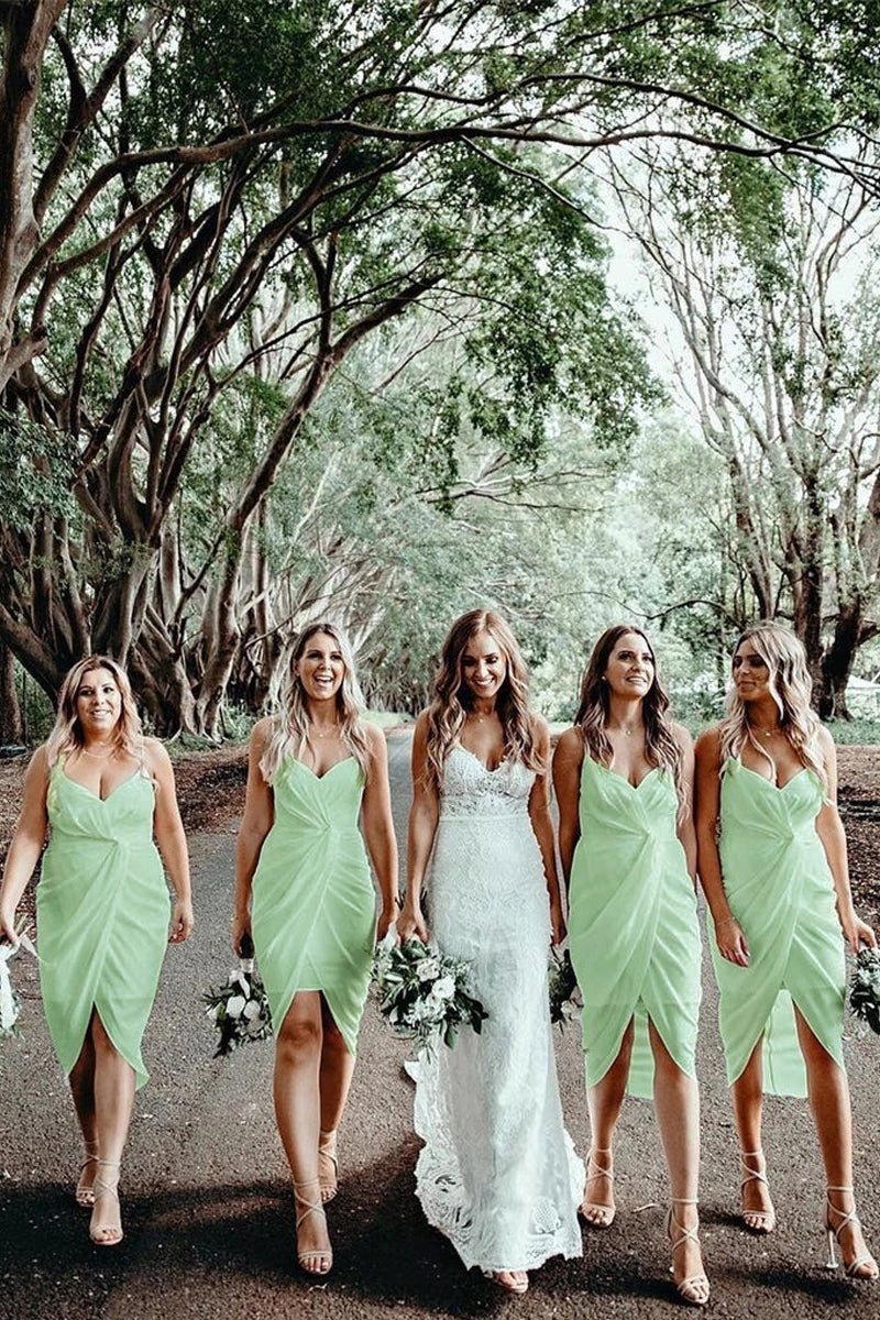 Simple Chiffon Sheath Spaghetti Strap V Neck Sleeveless Pleated Low Cost Short Gowns Bridesmaid Dresses