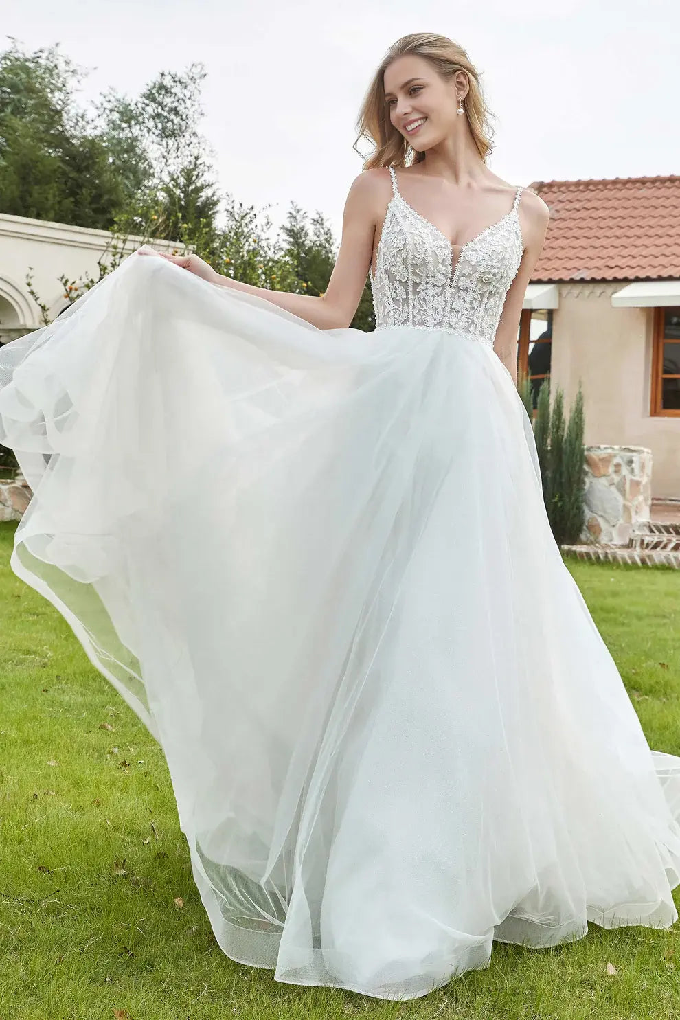 Fashion A-Line Spaghetti Strap Plunging V-Neck Sleeveless Backless Lace Tulle Affordable Hot Sale Wedding Dress