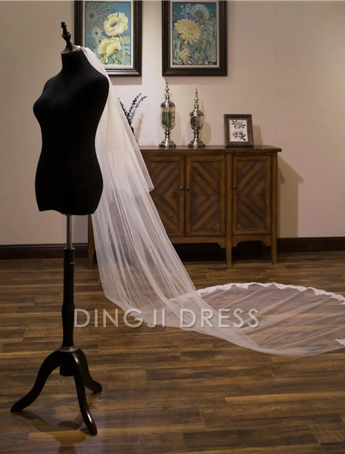Ding Ji Two-tier Lace Wedding Veil Cathedral Veils with Sequin Embroidery Tulle Hot Sale Veil