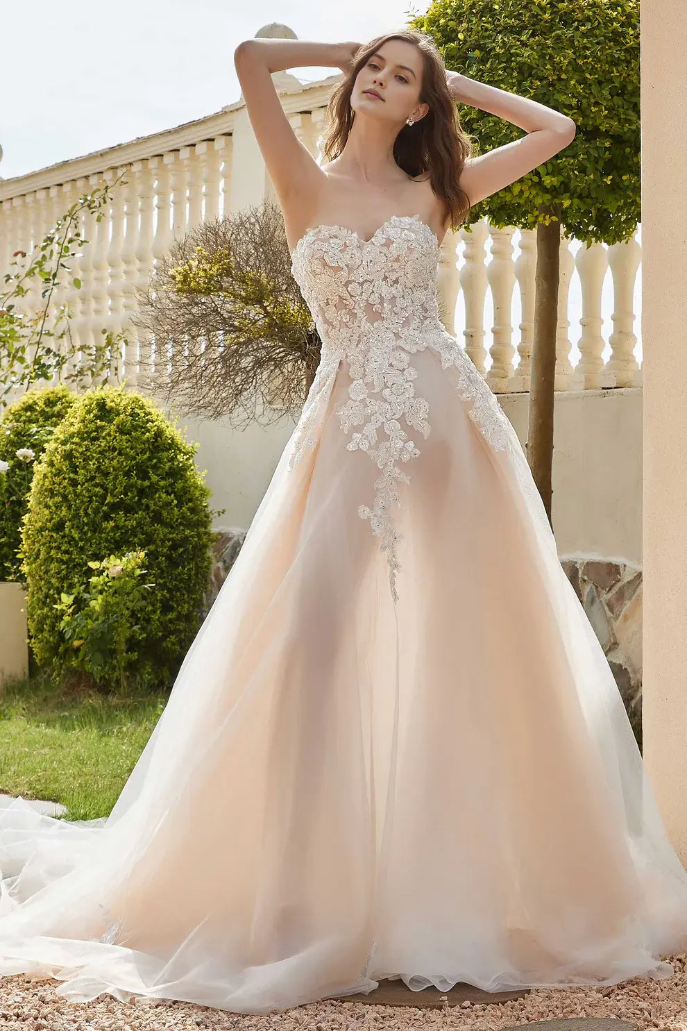 Fantastic Tulle Elegant A-Line Sweetheart Neckline Strapless Lace Applique Backless Affordable Hot Sale Wedding Dress