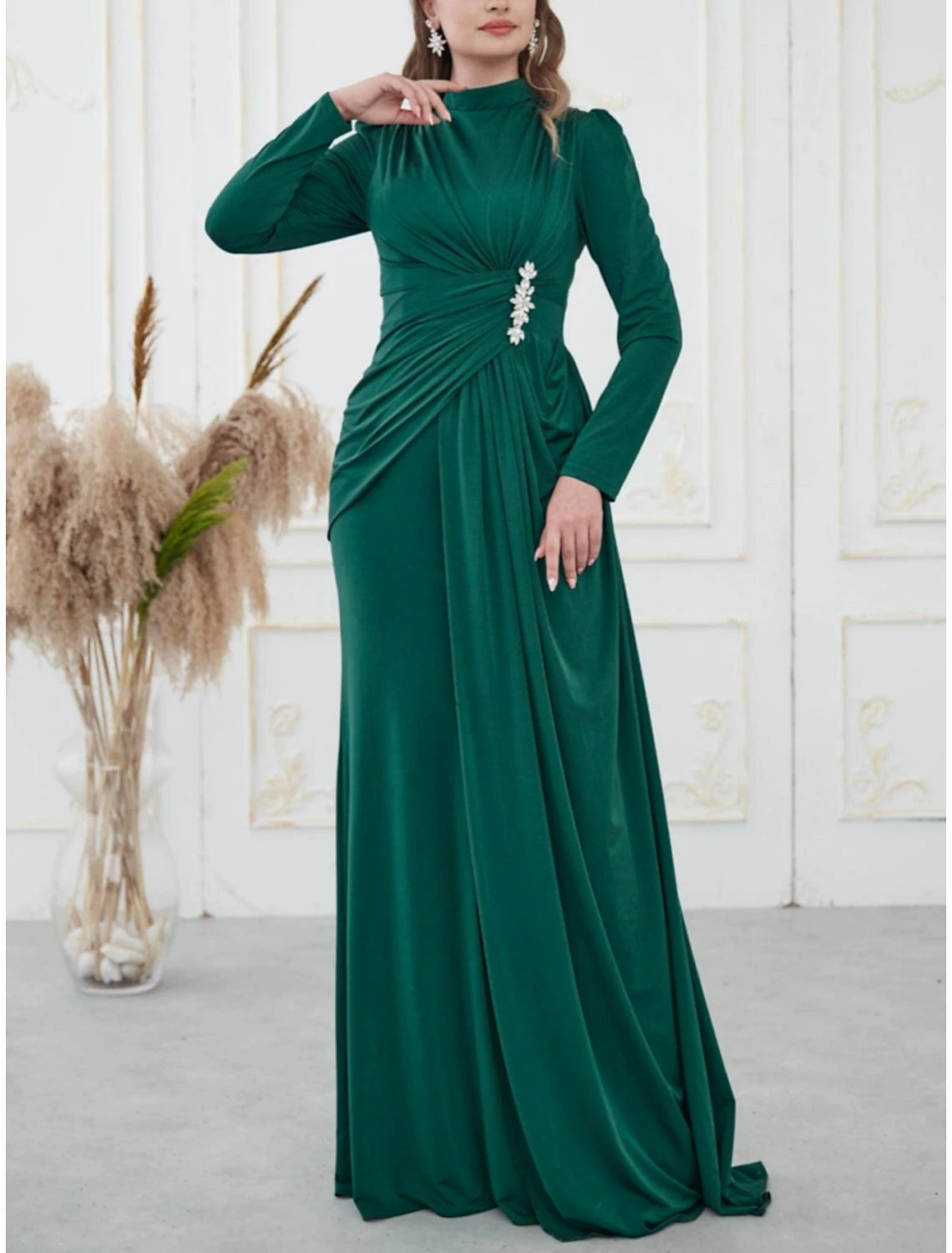 A-Line Evening Gown Elegant Black Dress Dress Formal Sweep / Brush Train Long Sleeve High Neck Satin with Pleats Sequin